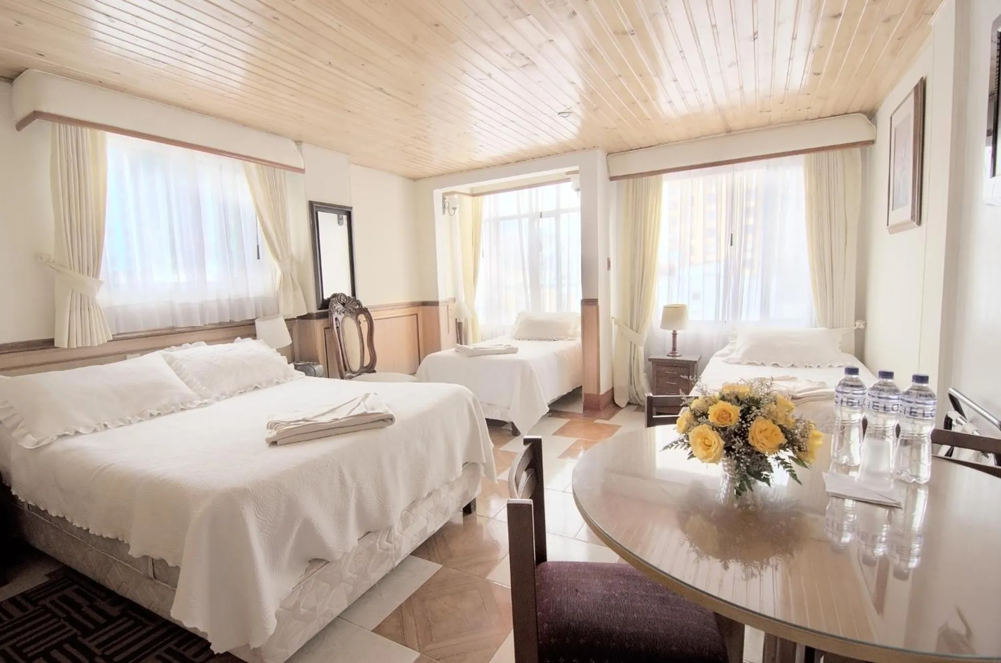 Photo of the whole room, Bed in Hotel Inter Bogotá