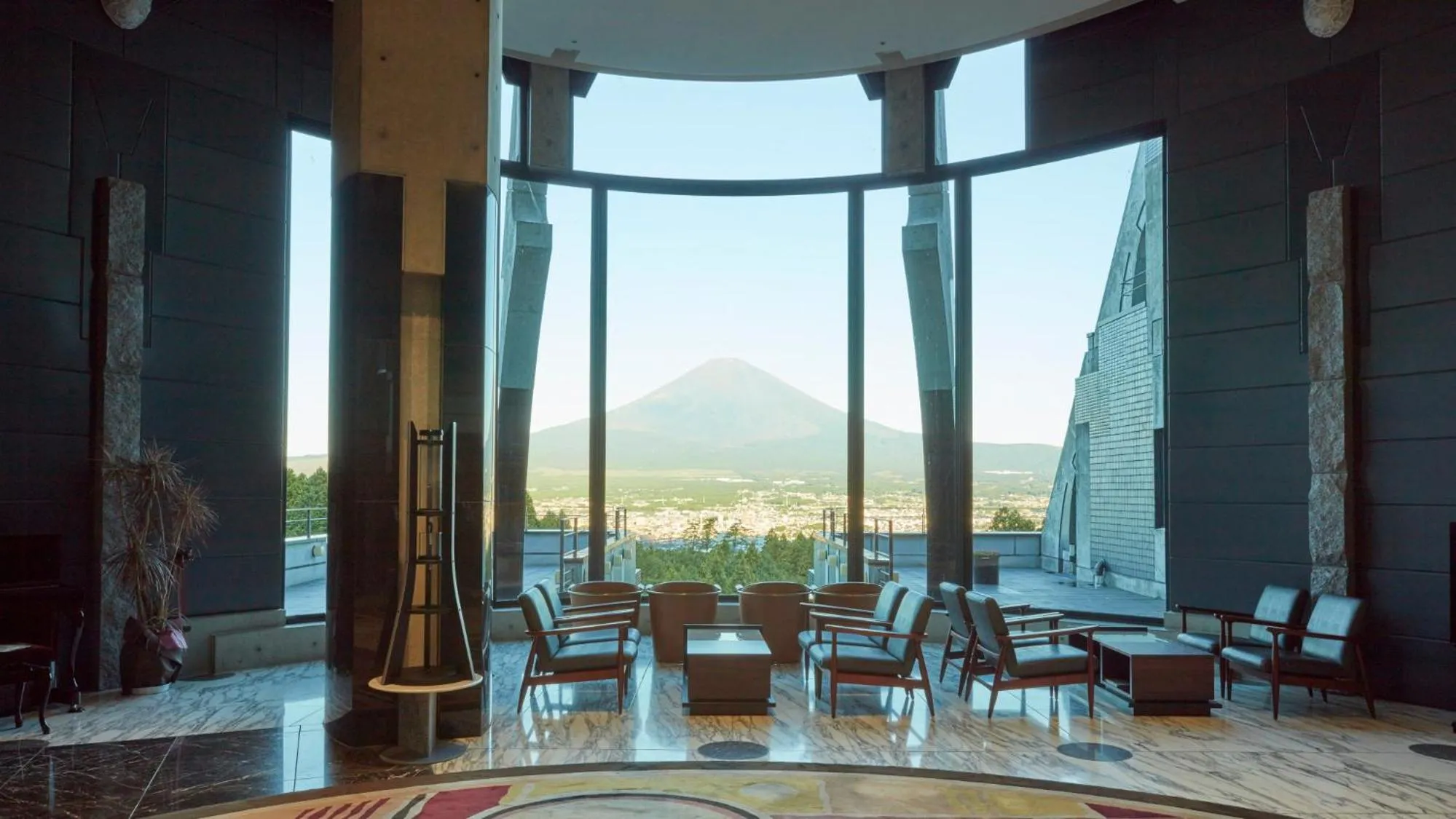 Lobby or reception in Rembrandt Premium Fuji Gotenba