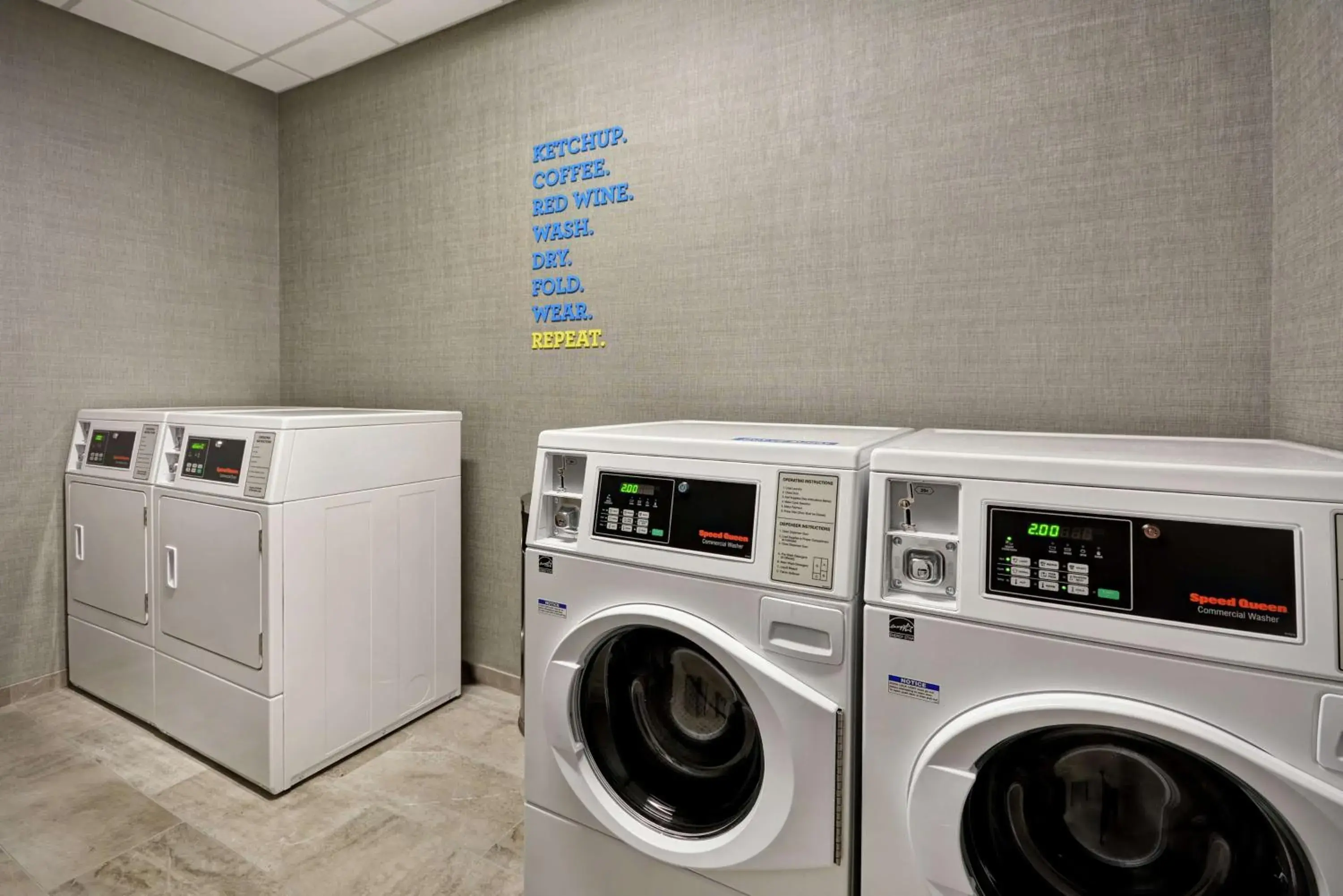 Property building in Tru By Hilton Denver, PA Property building in Tru By Hilton Denver, PA