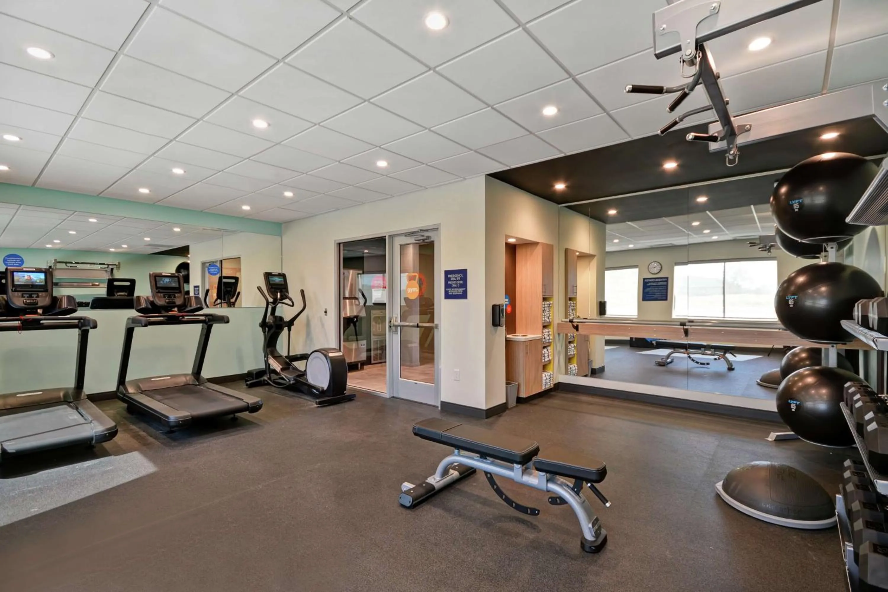 Fitness centre/facilities in Tru By Hilton Denver, PA