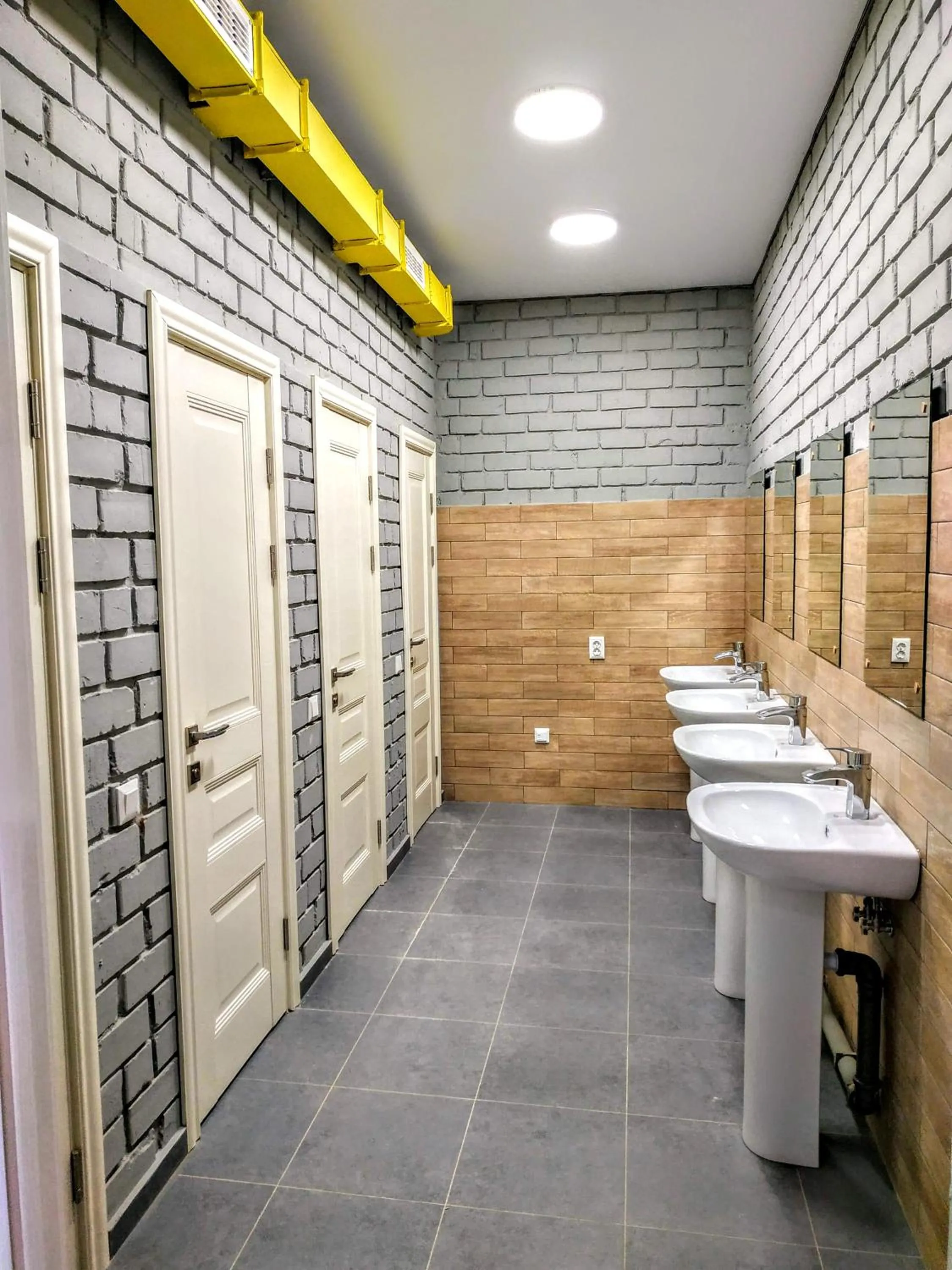 Shower in ololoFreelander Hostel&Coworking