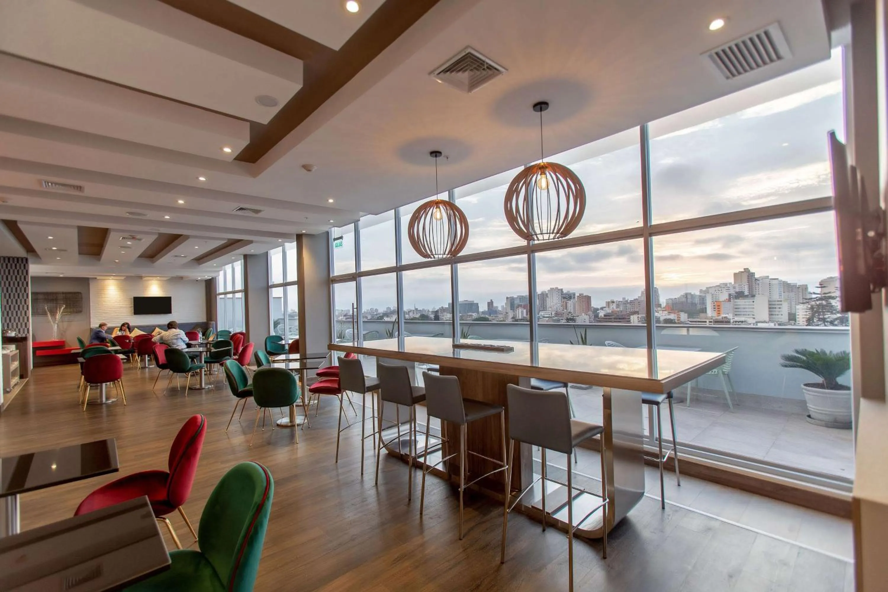 Restaurant/places to eat in Hampton By Hilton Lima San Isidro