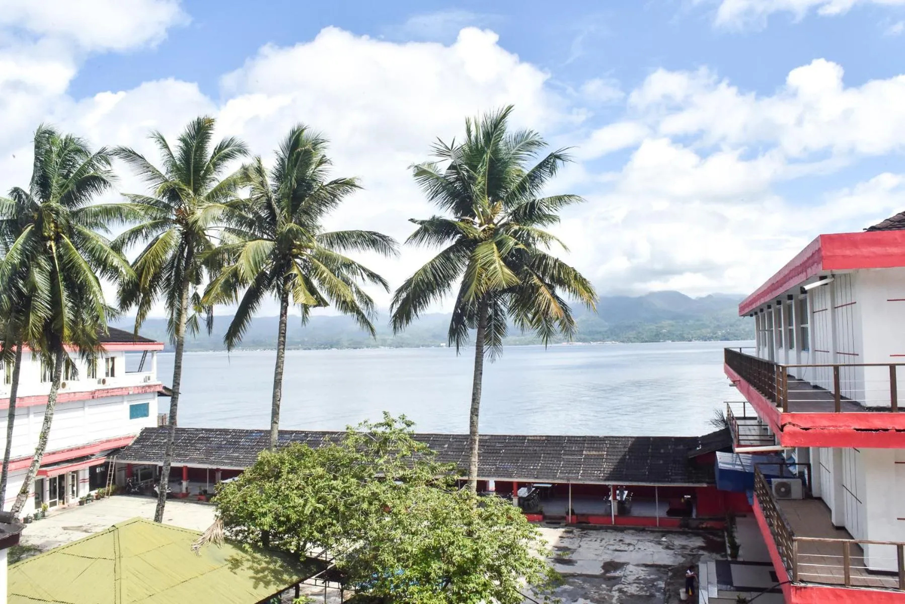 Sea view in RedDoorz Plus @ Tirta Kencana Hotel