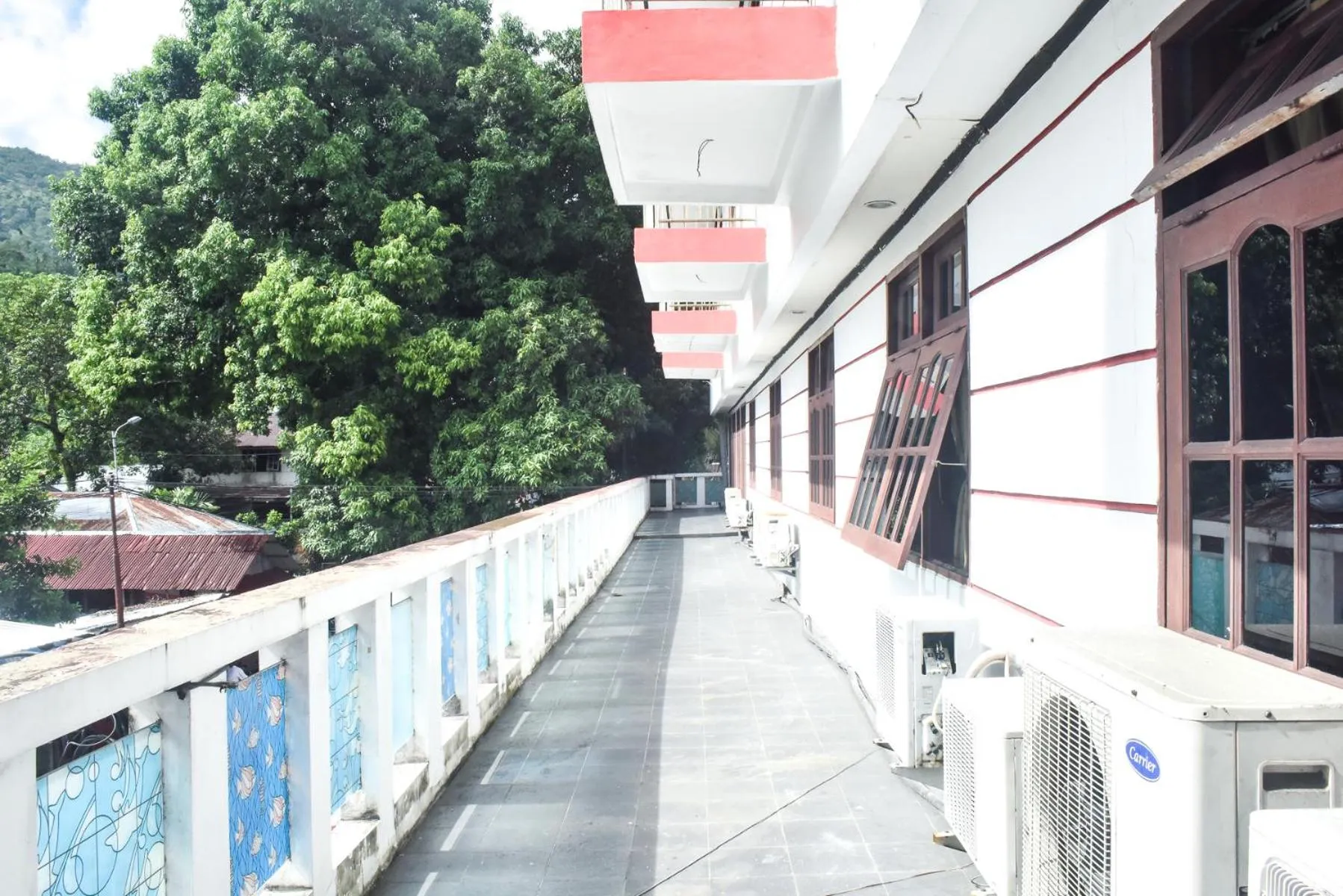 Balcony/Terrace in RedDoorz Plus @ Tirta Kencana Hotel