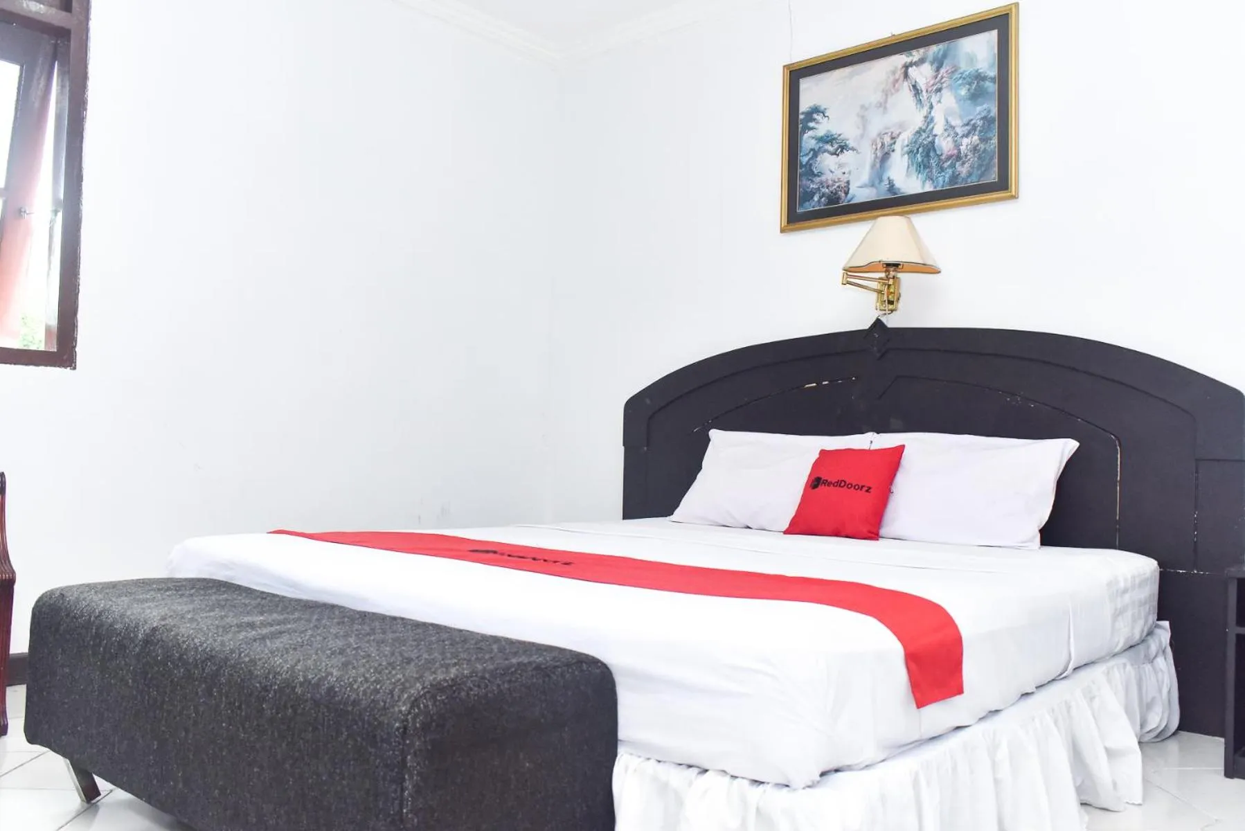 Bed in RedDoorz Plus @ Tirta Kencana Hotel