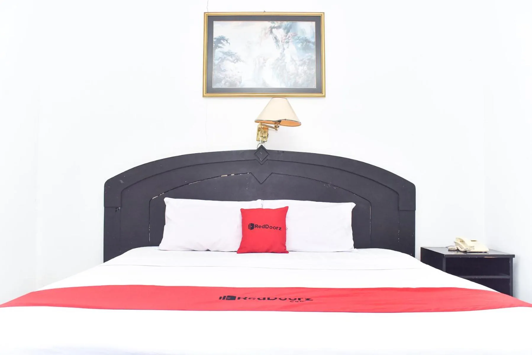 Bed in RedDoorz Plus @ Tirta Kencana Hotel