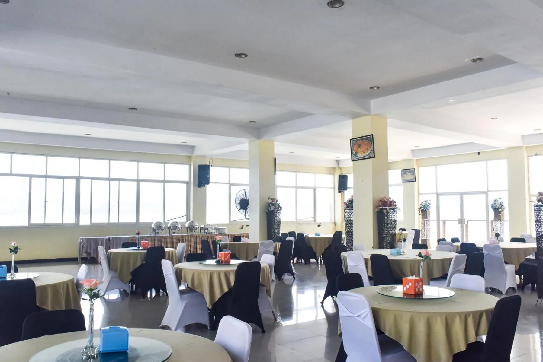 Restaurant/places to eat in RedDoorz Plus @ Tirta Kencana Hotel