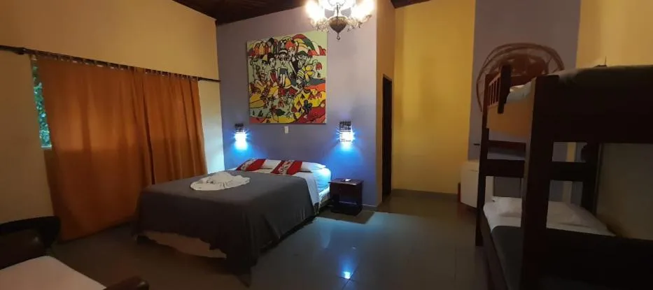 Bathroom, Bed in Hotel Pousada Viking