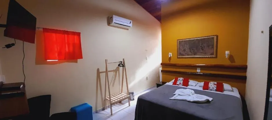 Bathroom, Bed in Hotel Pousada Viking