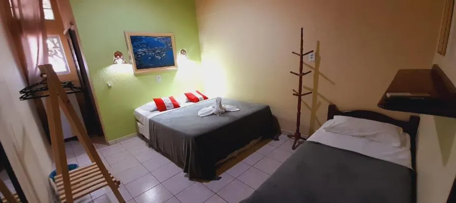 Bathroom, Bed in Hotel Pousada Viking
