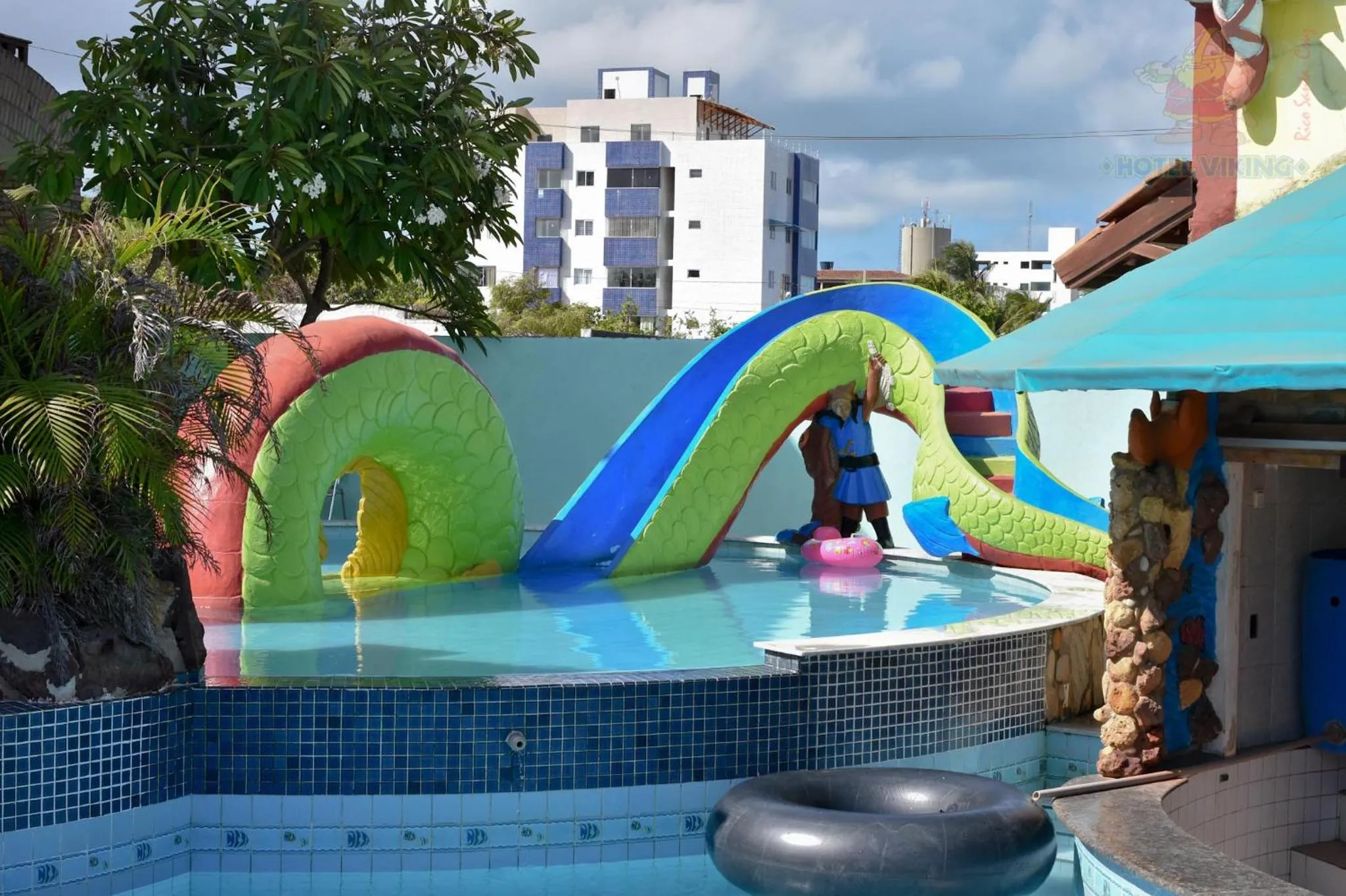 Swimming pool in Hotel Pousada Viking