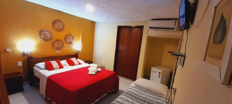 Bathroom, Bed in Hotel Pousada Viking