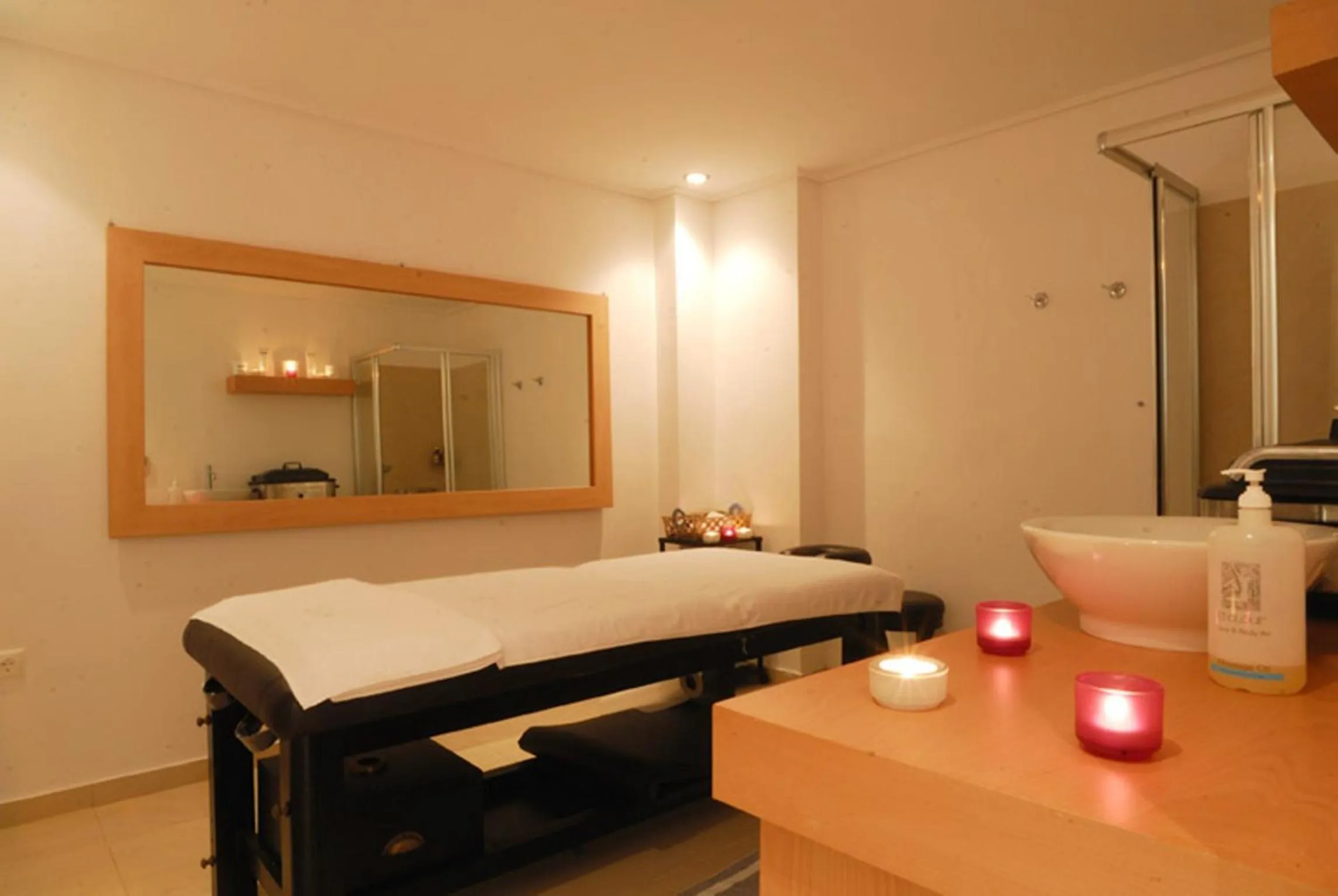 Massage, Bed in Kinetta Beach Resort and Spa