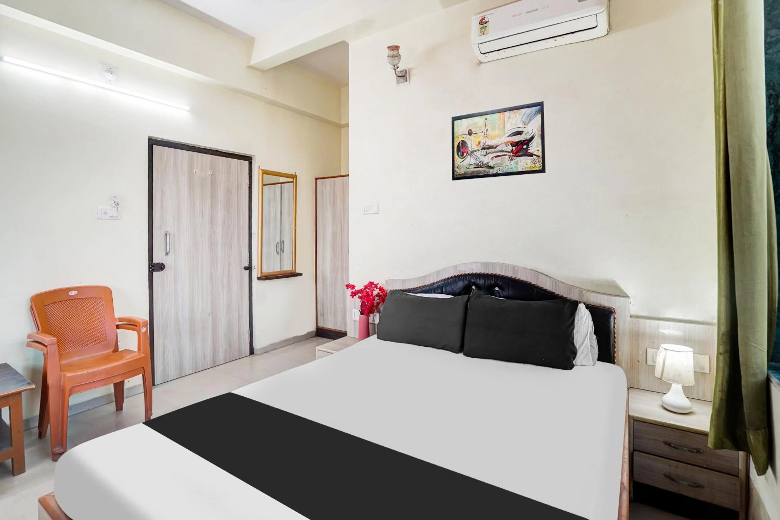 Bedroom, Bed in Super Hotel O Darbhanga Near Khanka Chowk