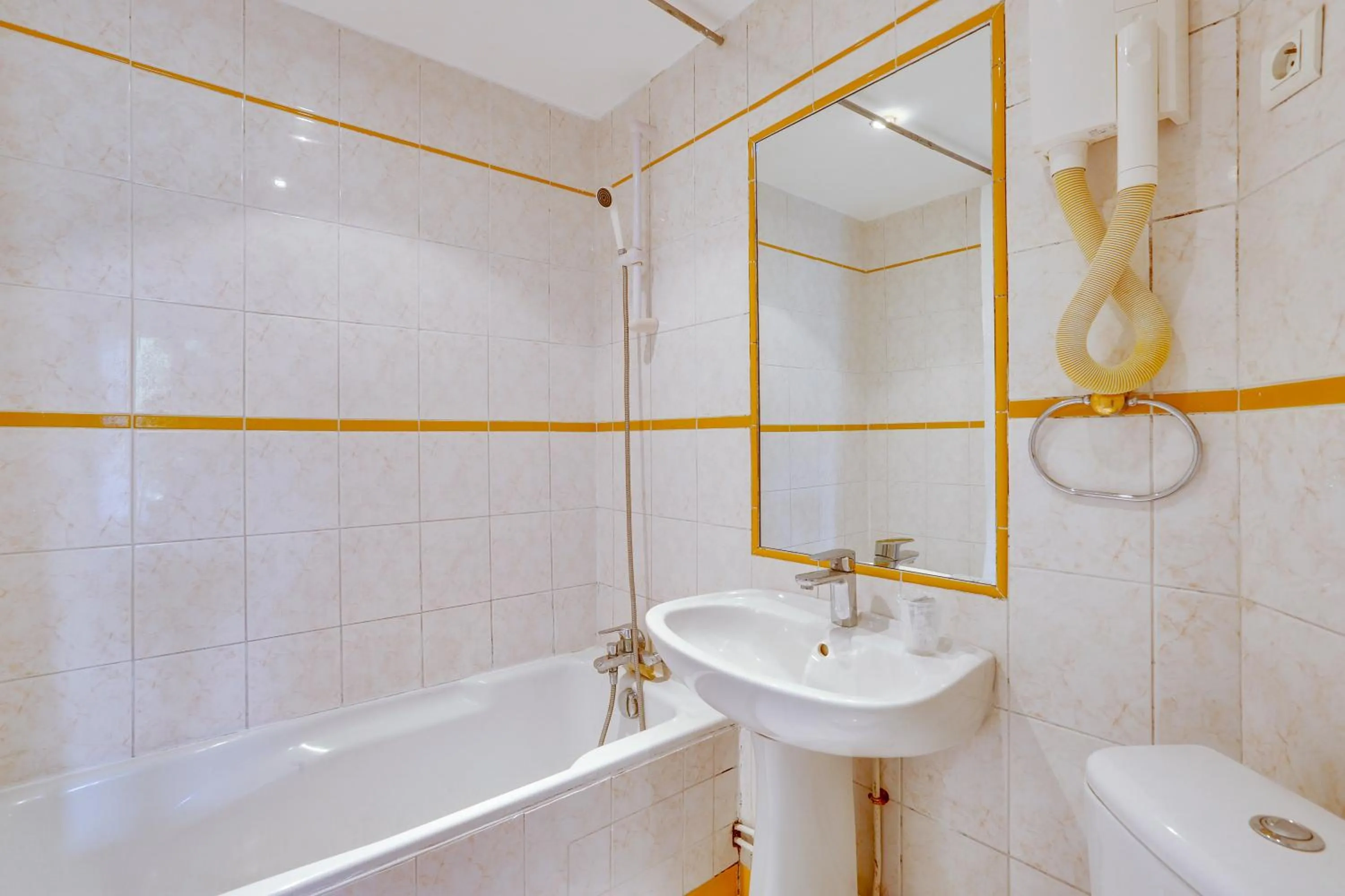 Bathroom in Hôtel du Square d'Anvers