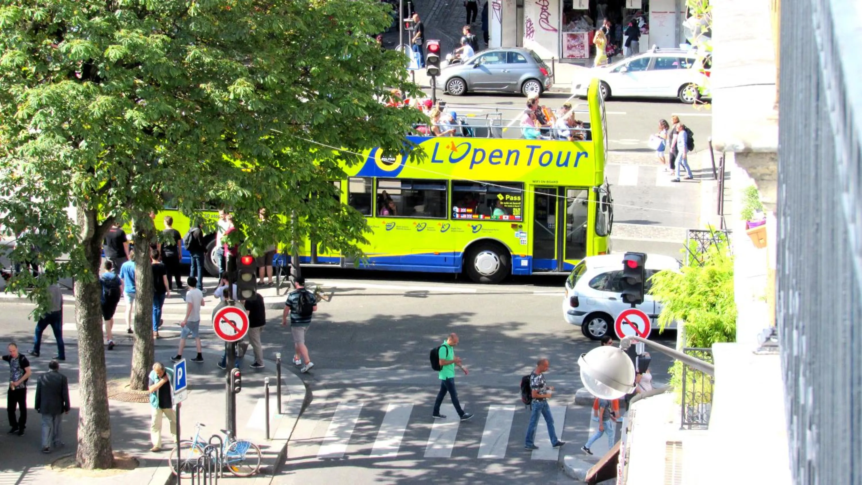 Entertainment in Hôtel du Square d'Anvers