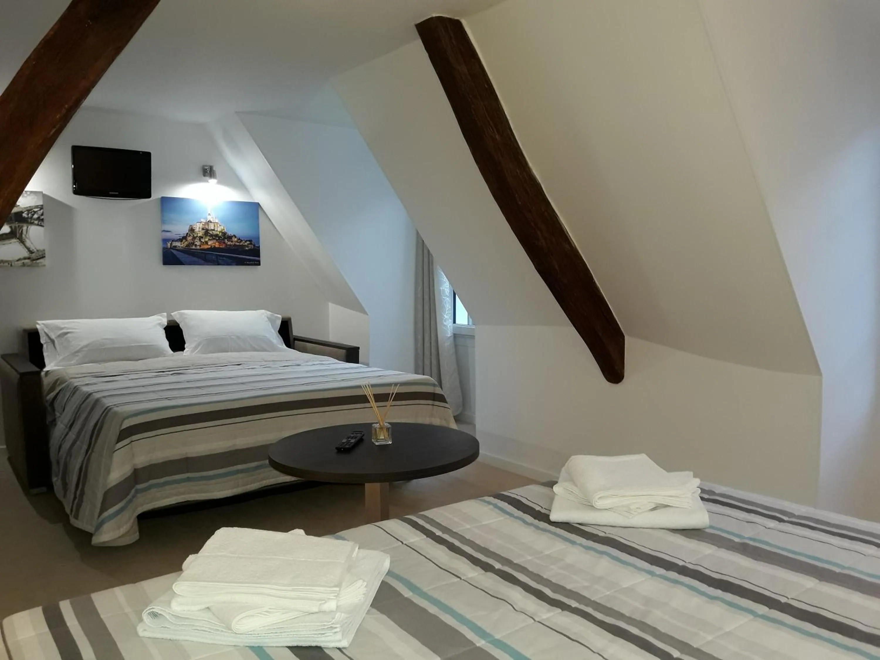 Bedroom, Bed in Hôtel Mazagran