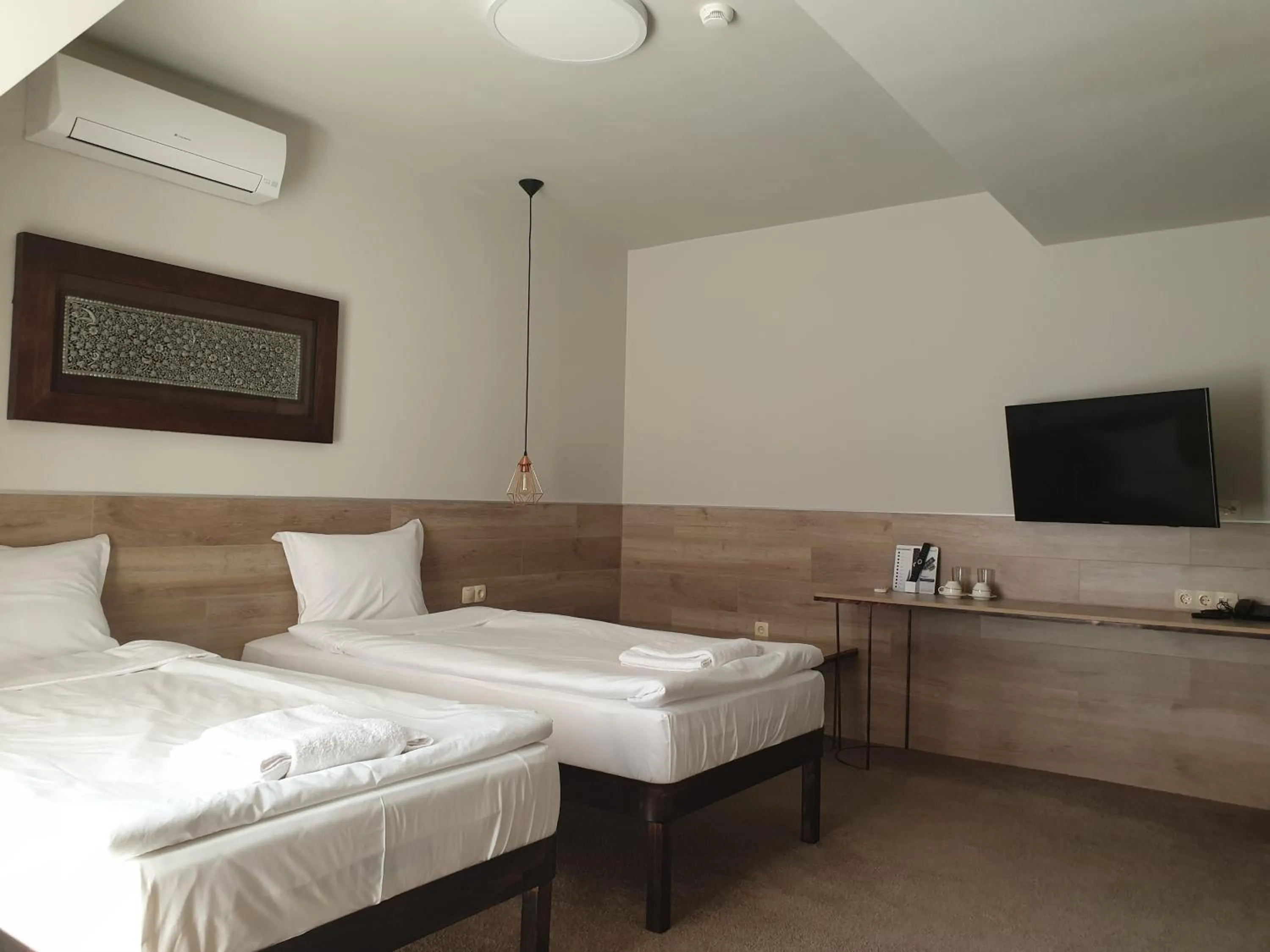 Photo of the whole room, Bed in Clepsydra Residence