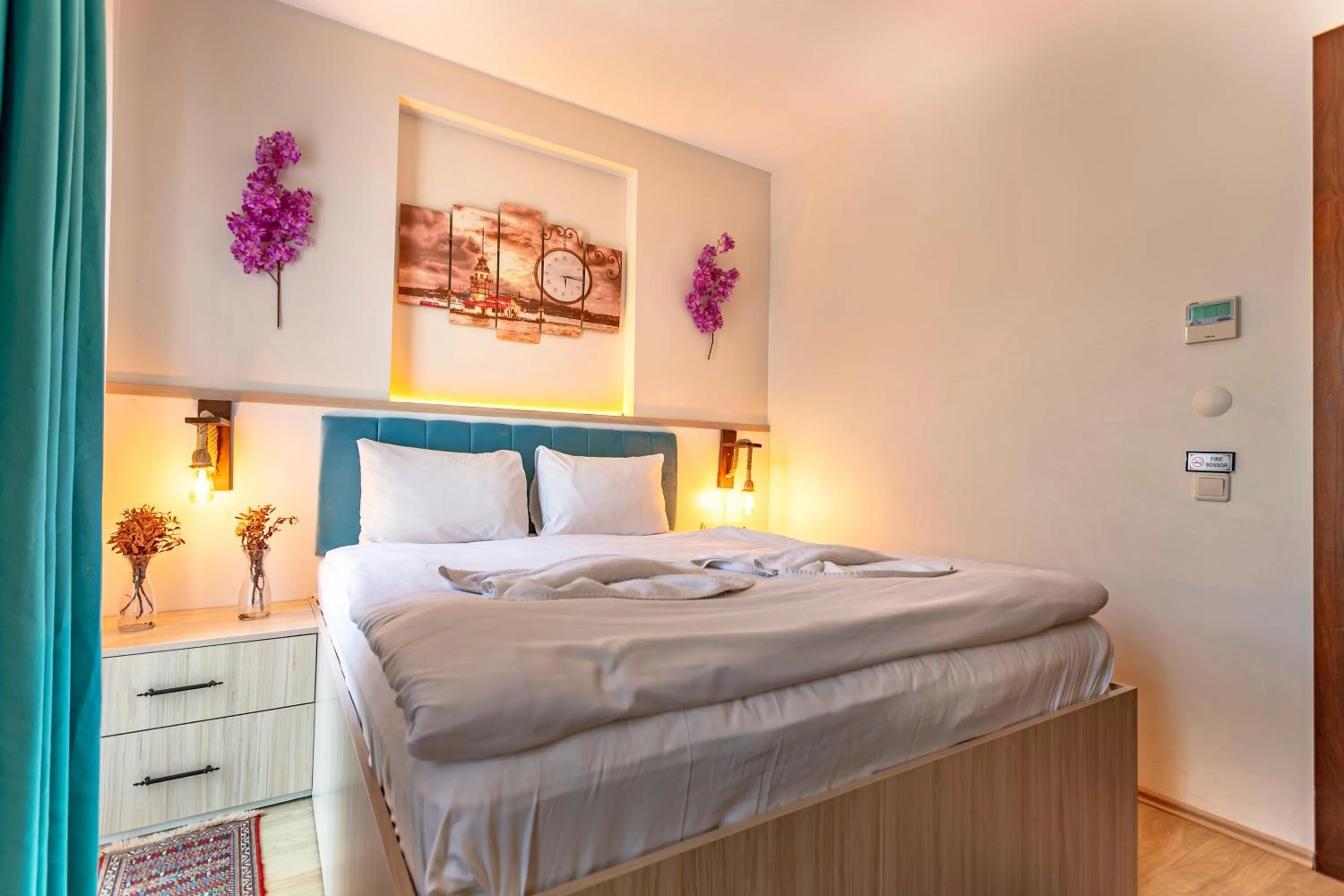 Photo of the whole room, Bed in Stanpoli Hostel