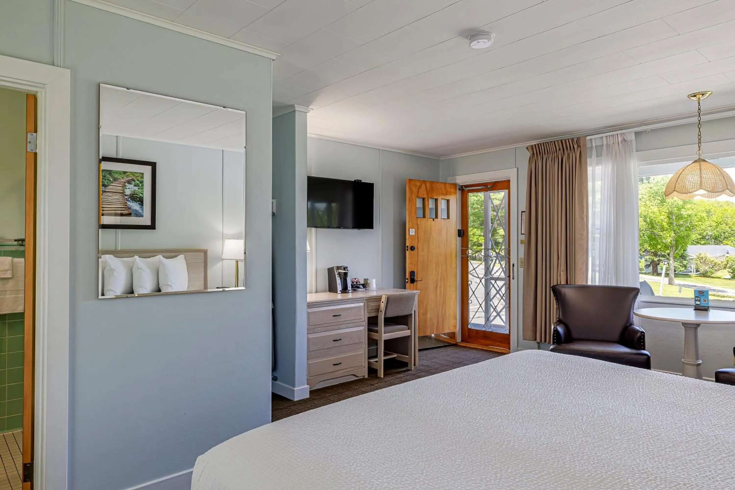 Photo of the whole room, Bed in Highbrook Motel