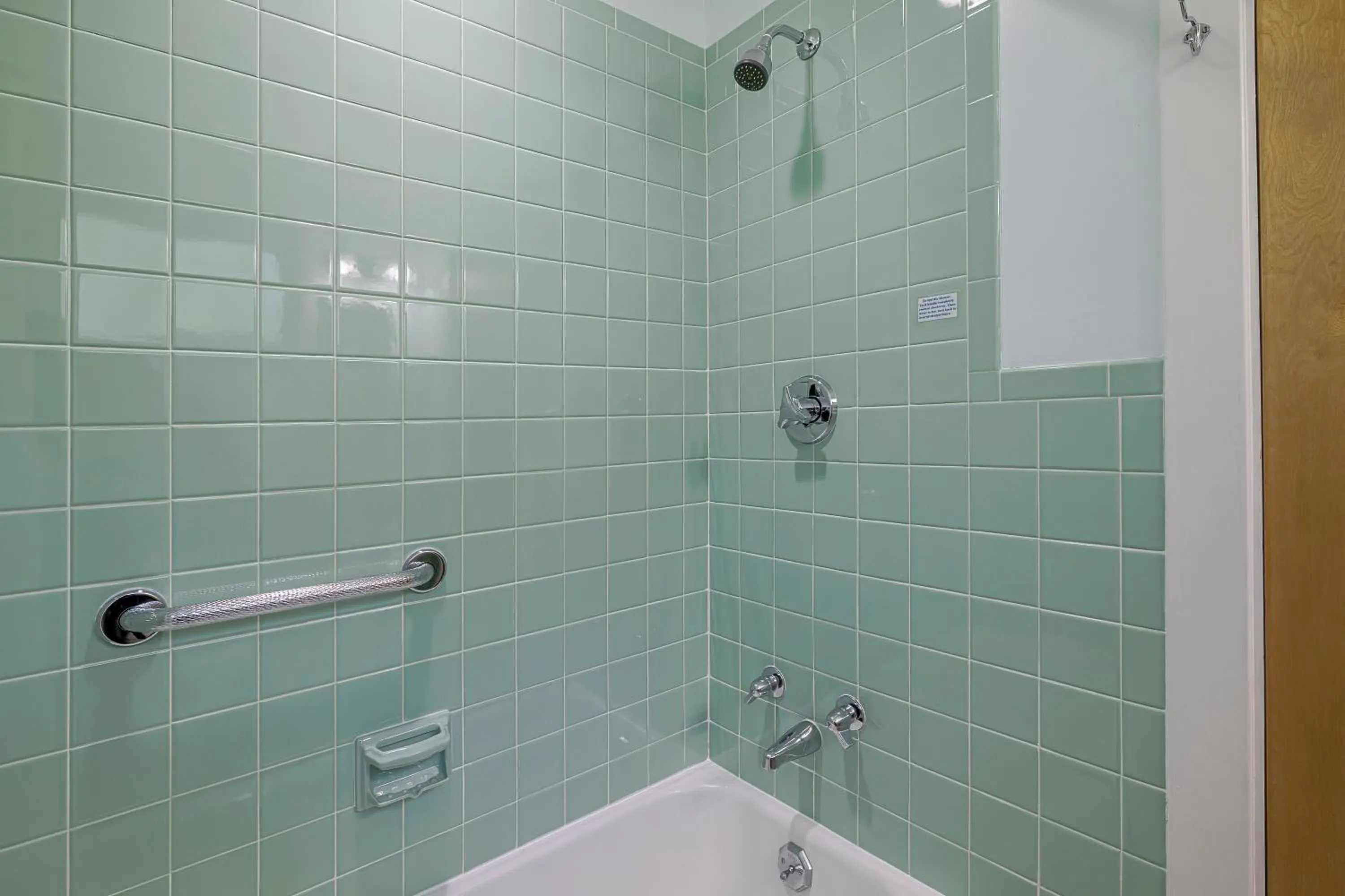 Shower in Highbrook Motel