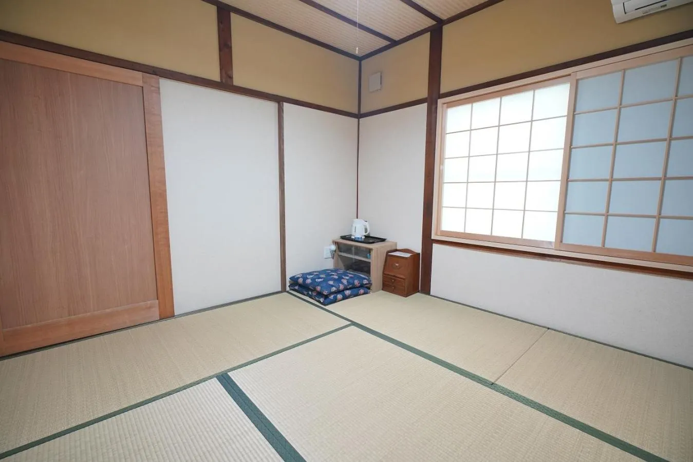 Photo of the whole room in Uji Tea Inn