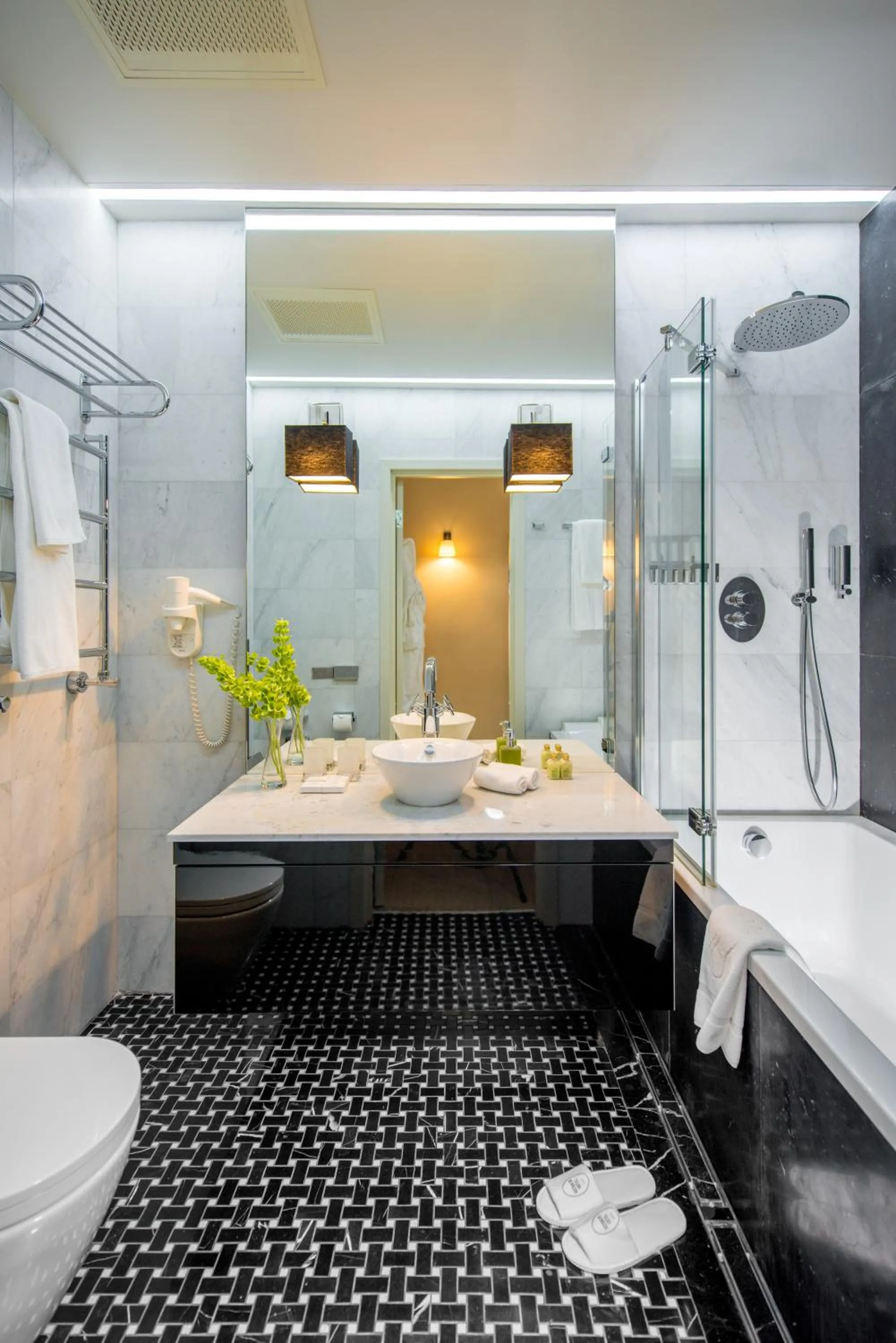 Bathroom in Astoria Hotel