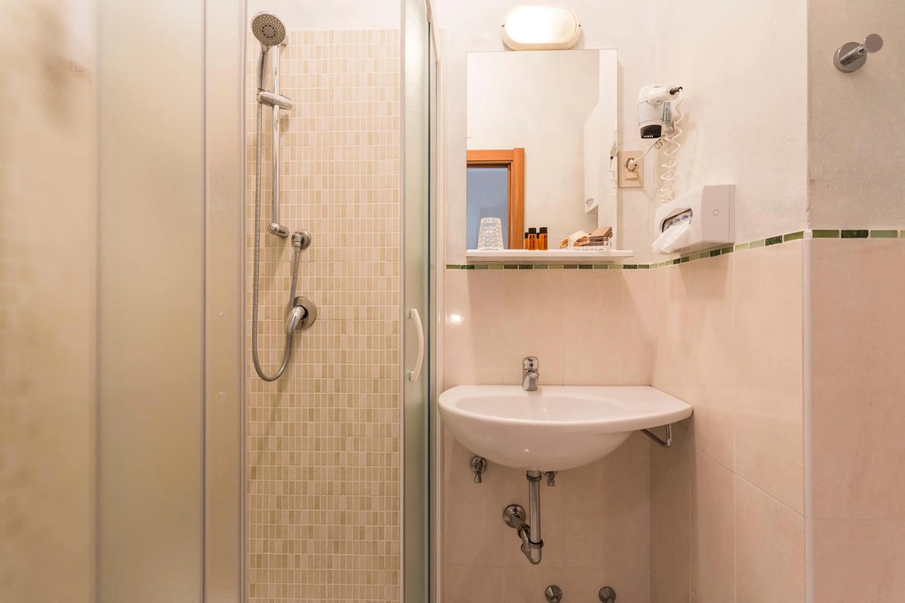 Bathroom in Hotel Deborah