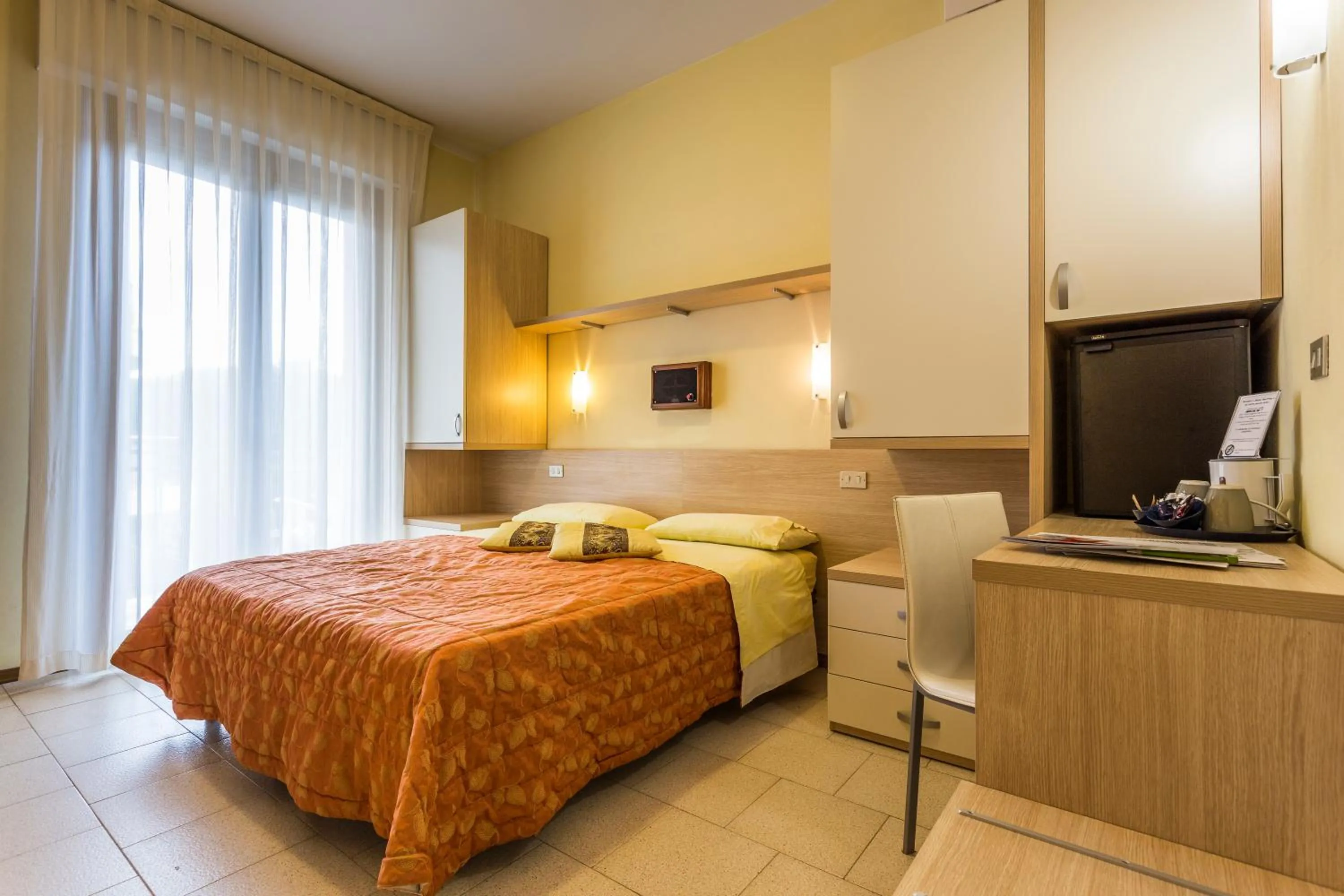 Day, Bed in Hotel Deborah