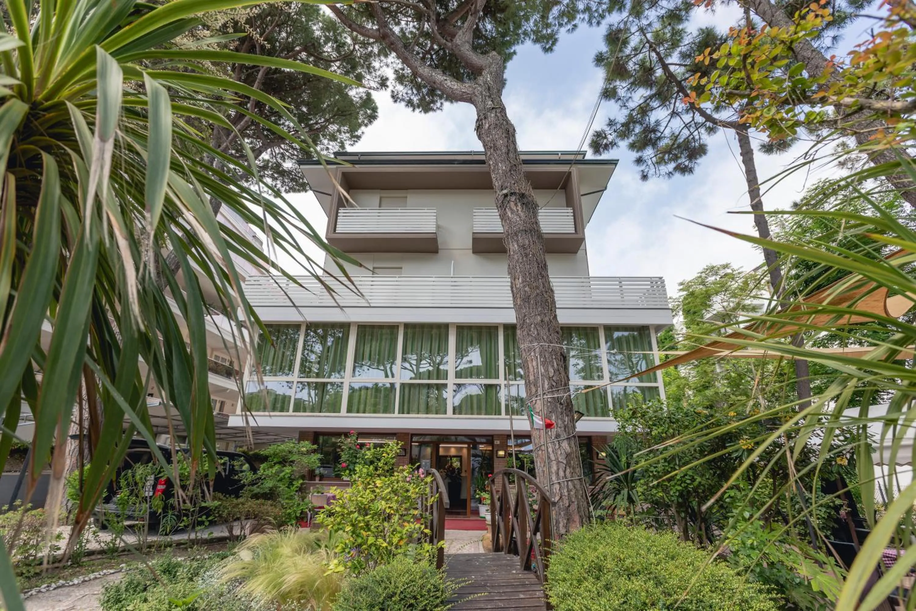 Property building in Hotel Deborah