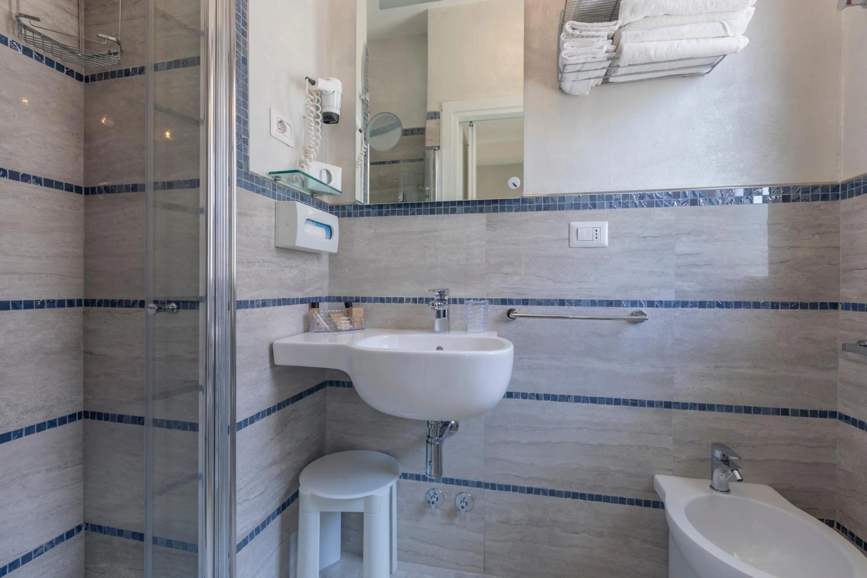 Bathroom in Hotel Deborah