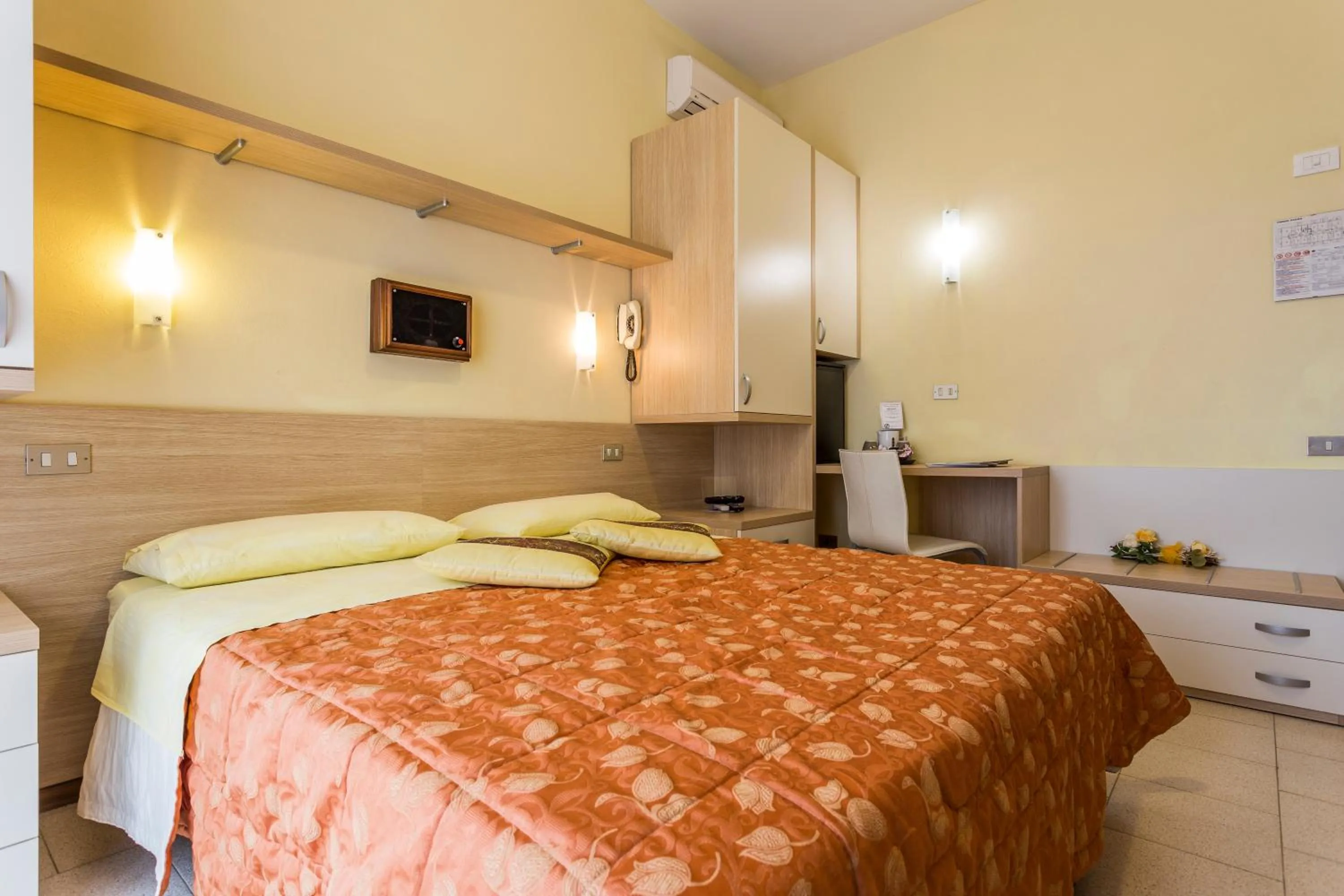 Photo of the whole room, Bed in Hotel Deborah