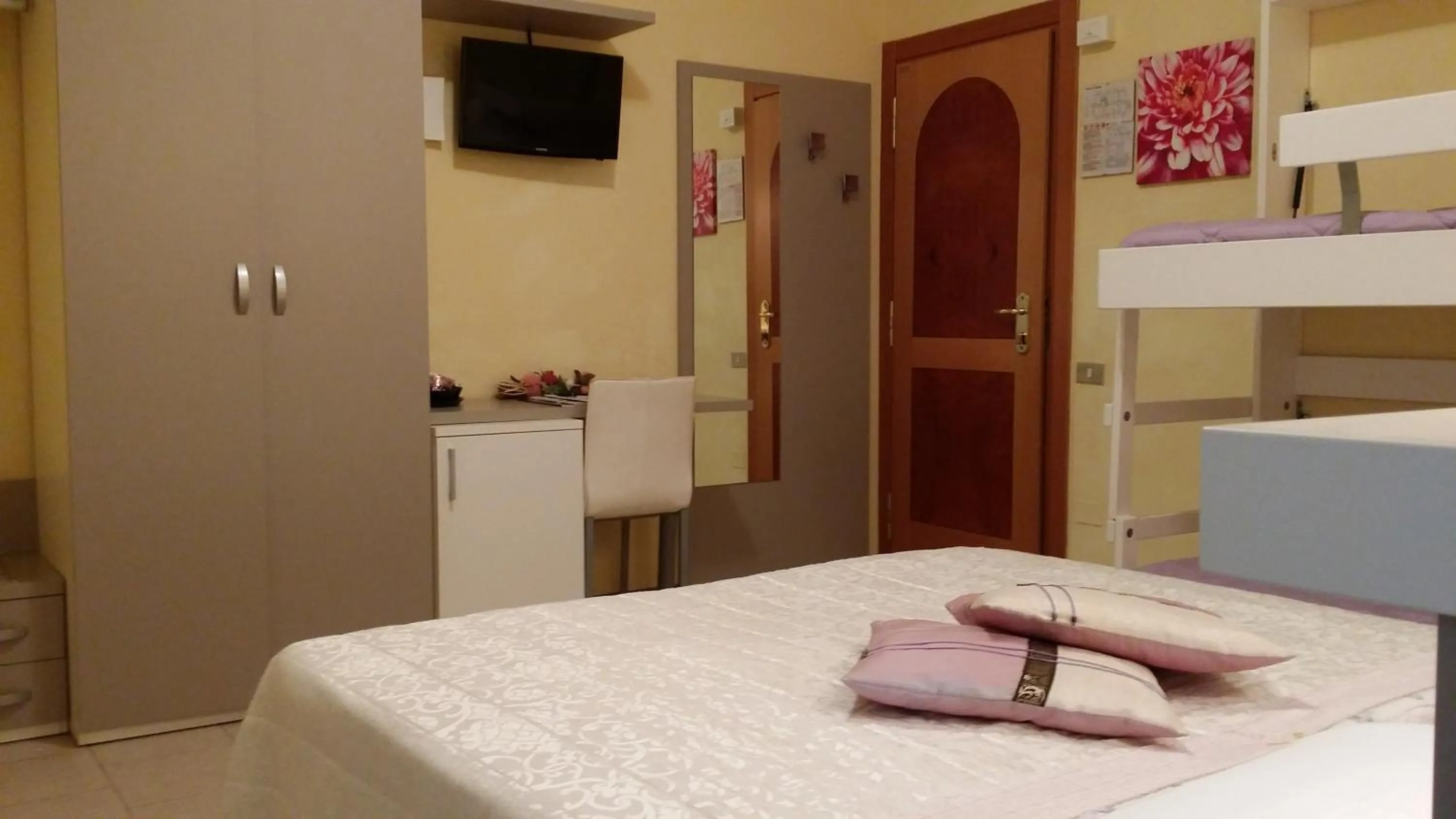 Photo of the whole room, Bed in Hotel Deborah