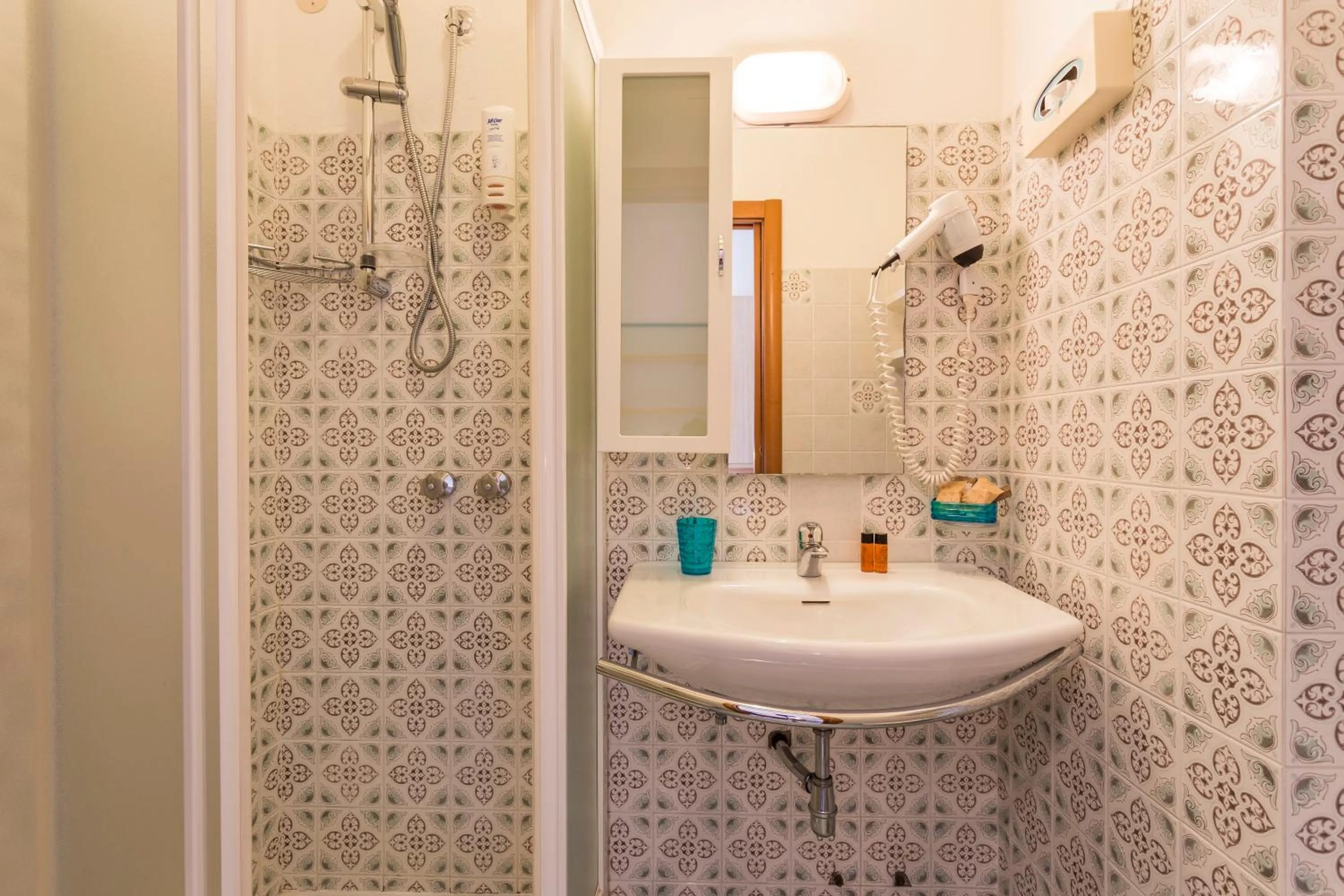 Bathroom in Hotel Deborah