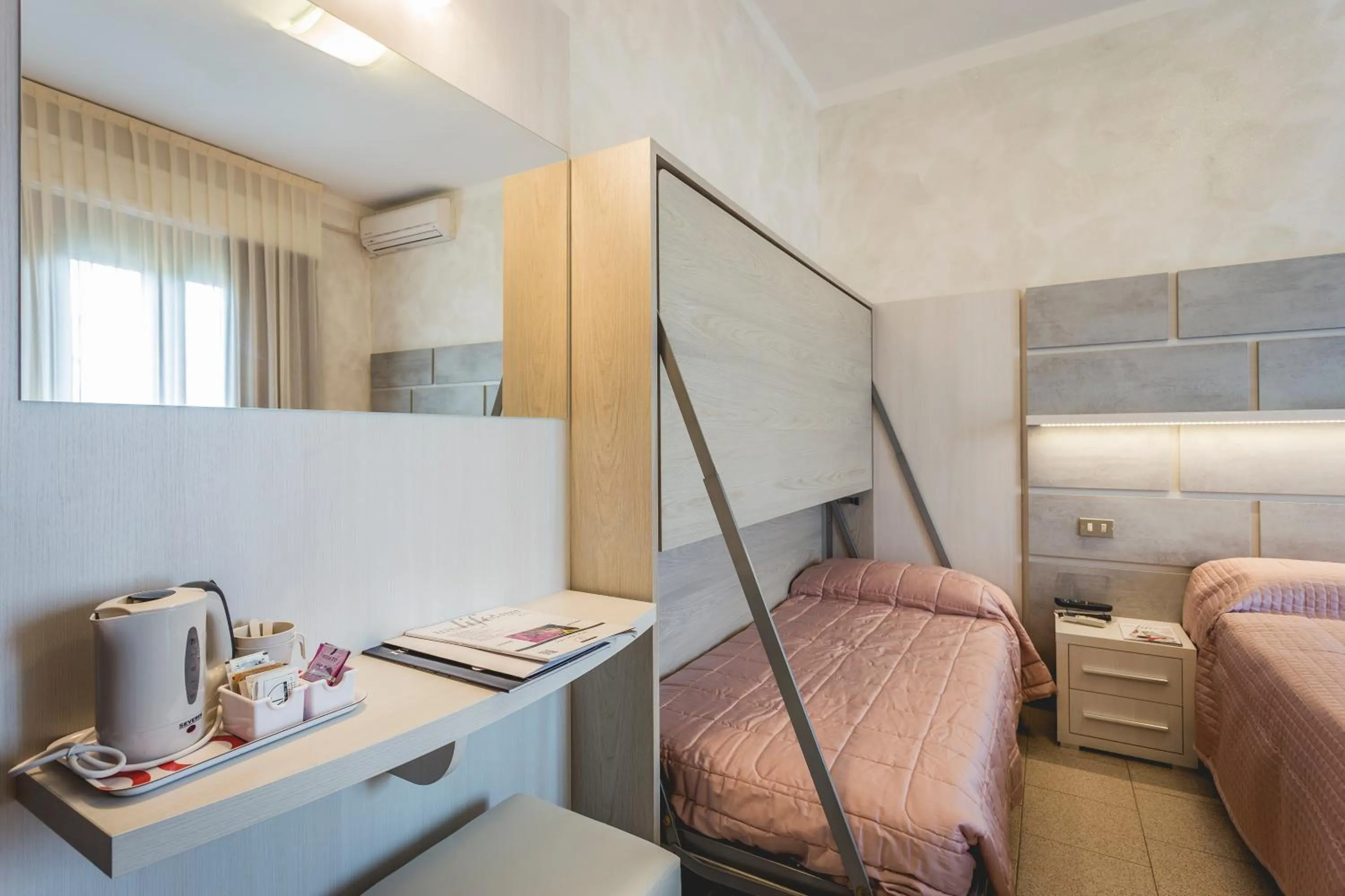 Photo of the whole room in Hotel Deborah