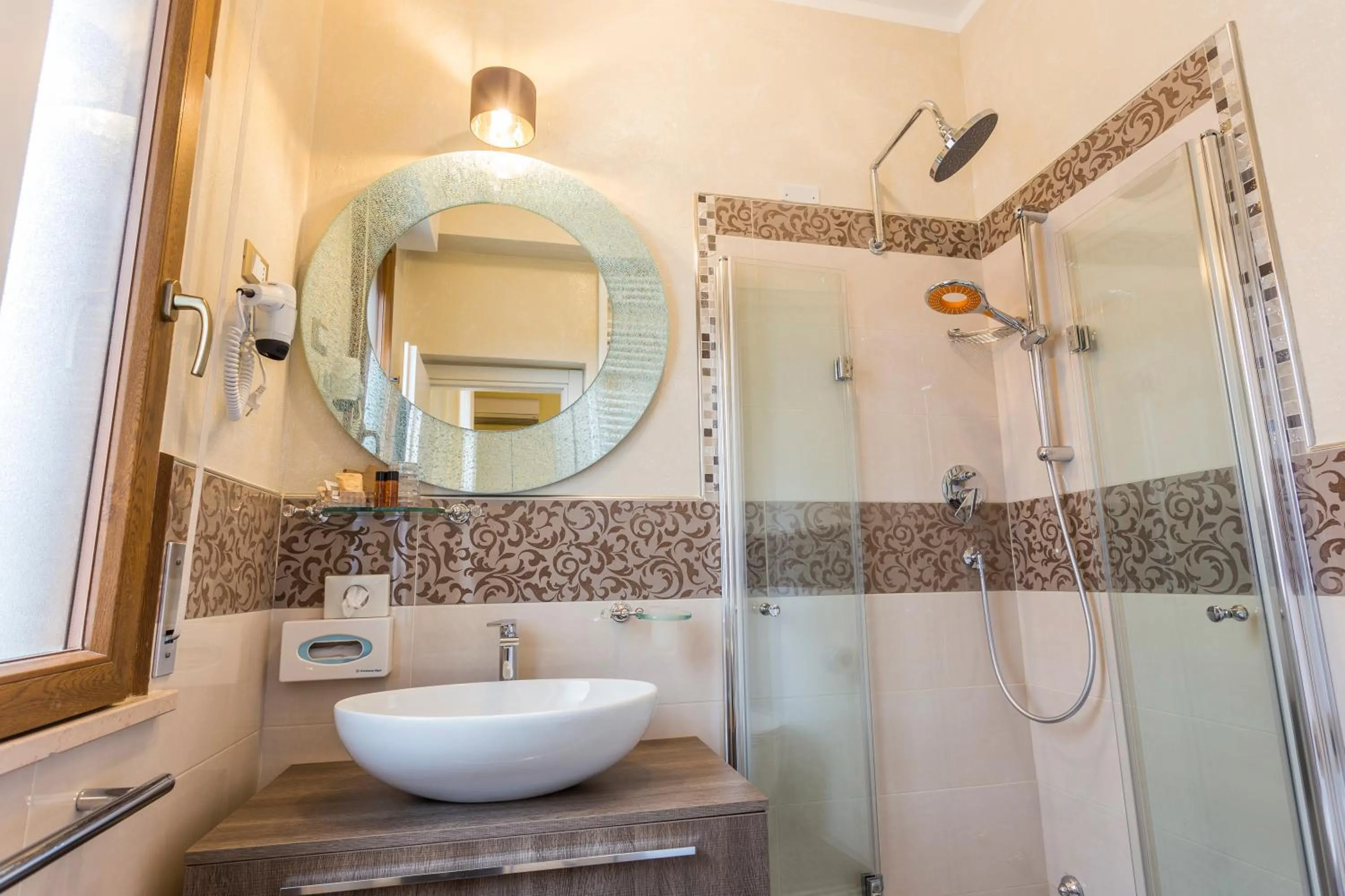 Day in Hotel Deborah