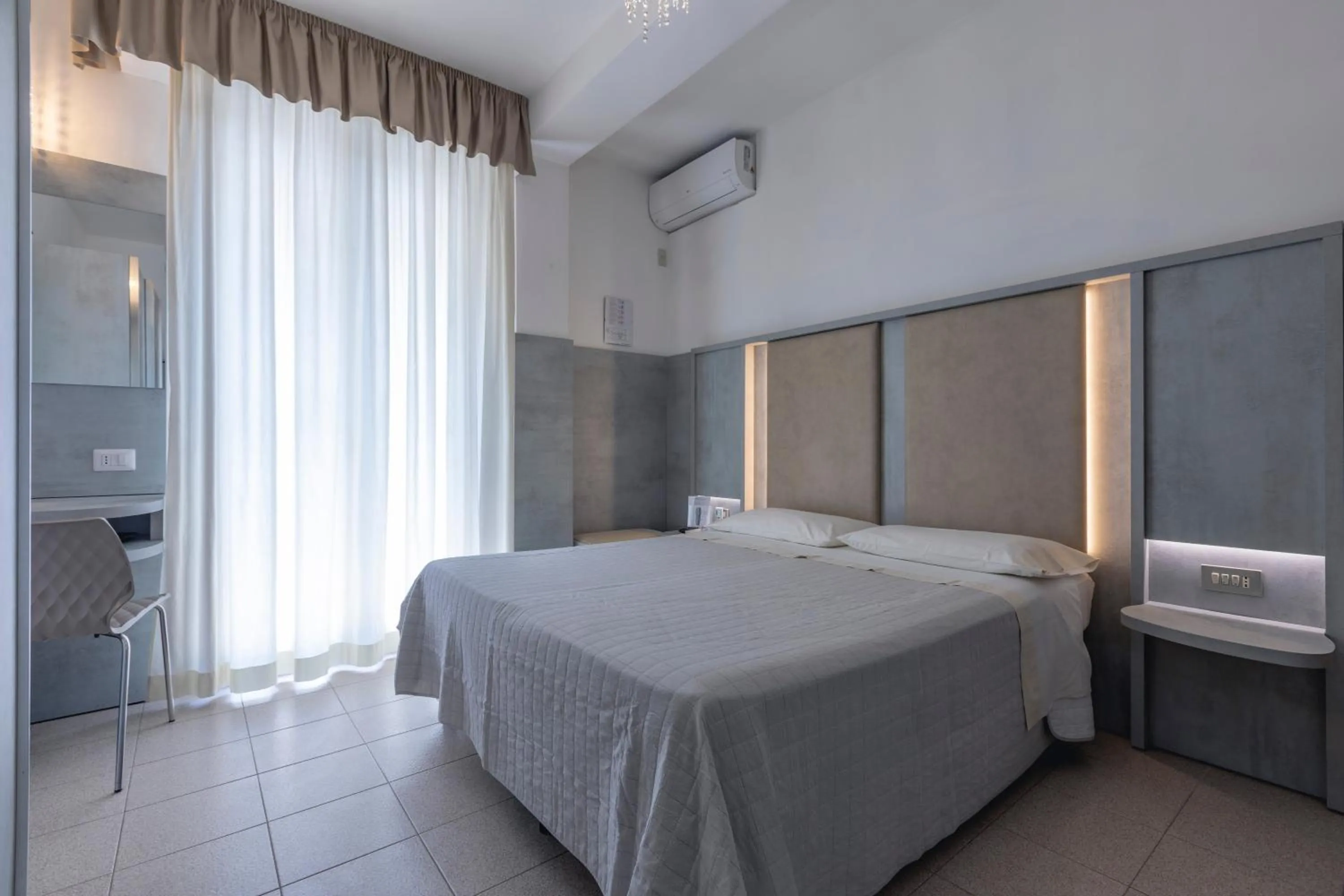 Bedroom, Bed in Hotel Deborah