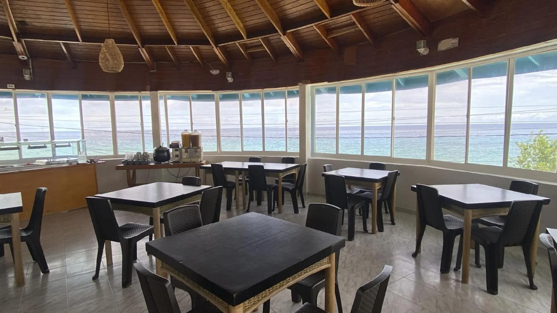 Restaurant/places to eat in Hotel Blue Reef by On vacation