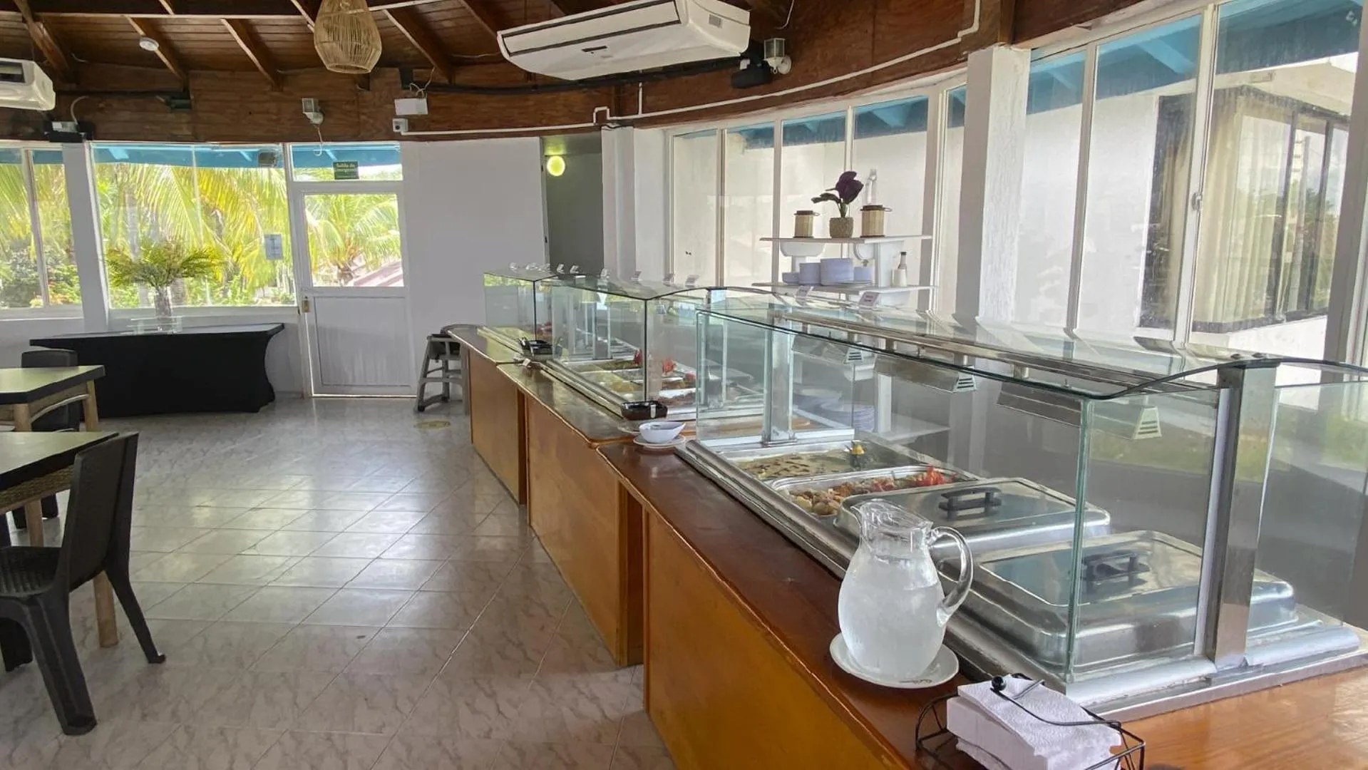 Restaurant/places to eat in Hotel Blue Reef by On vacation