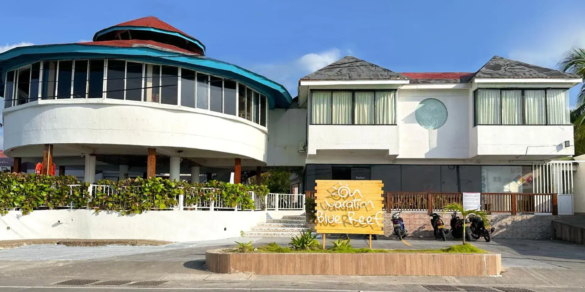 Facade/entrance in Hotel Blue Reef by On vacation Facade/entrance in Hotel Blue Reef by On vacation