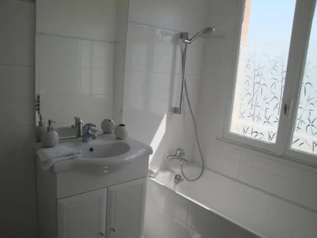 Bathroom in Esperanto