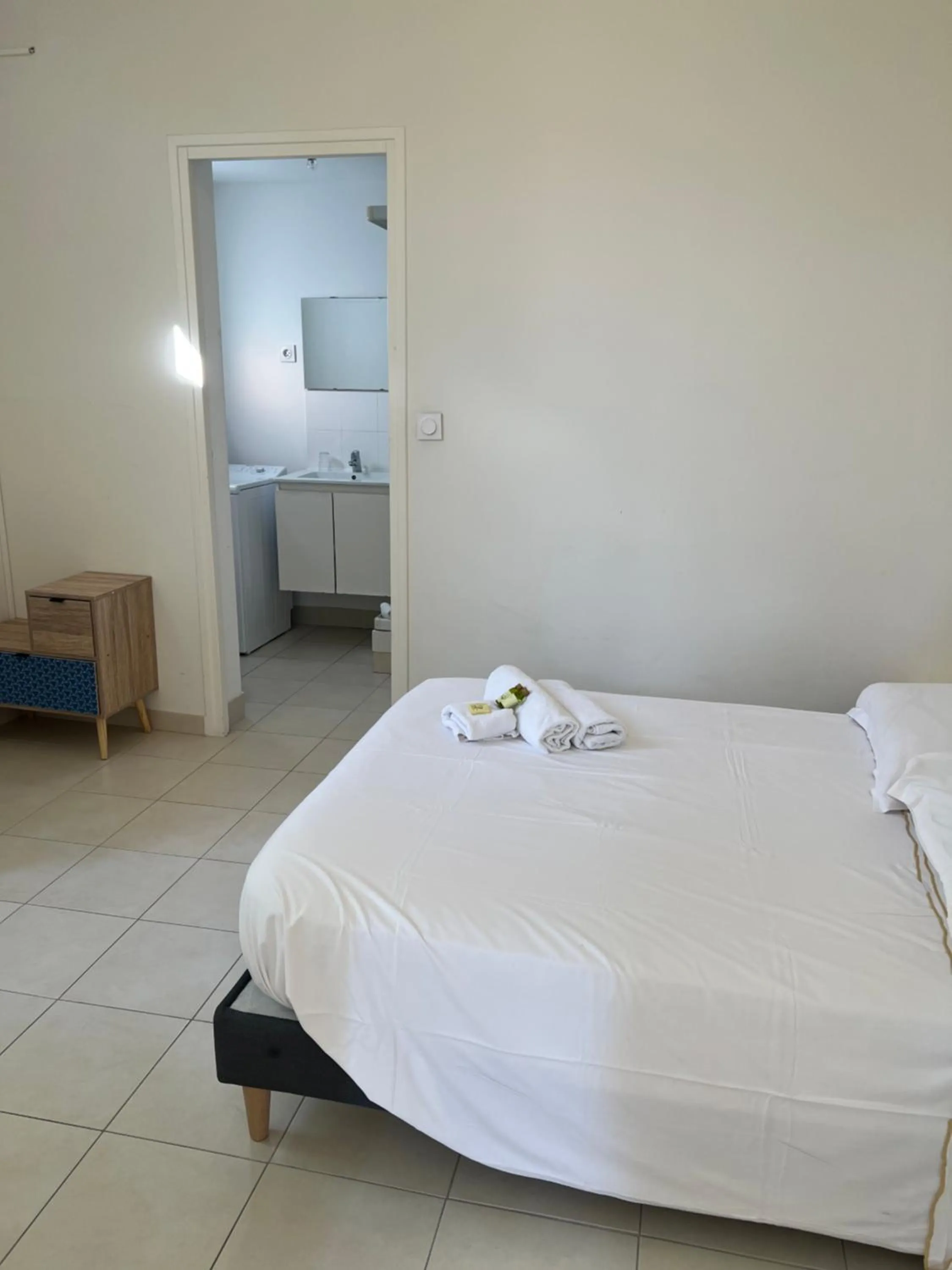 Bedroom, Bed in Esperanto