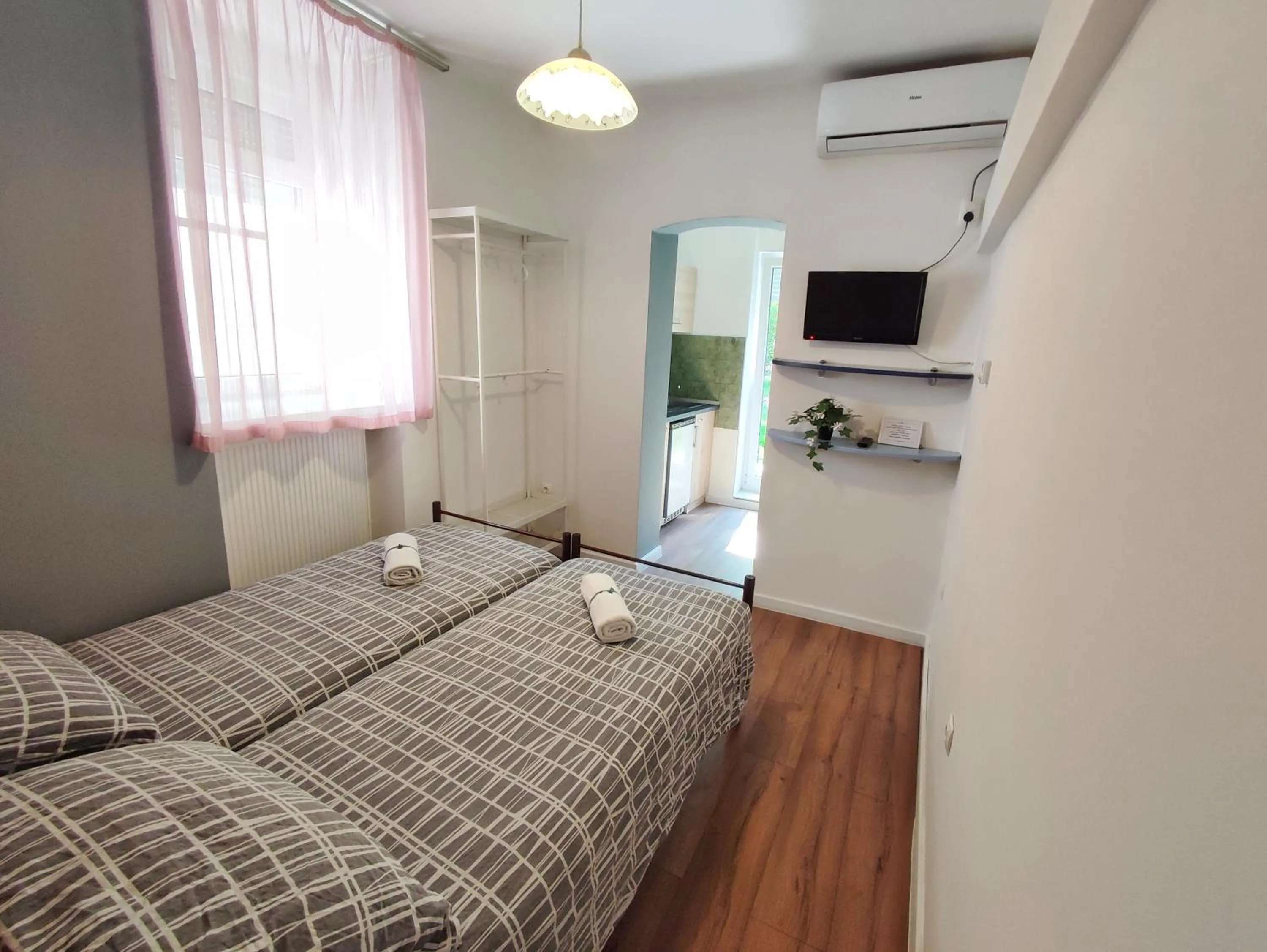 Double Room with Private Bathroom in Hostel Temza