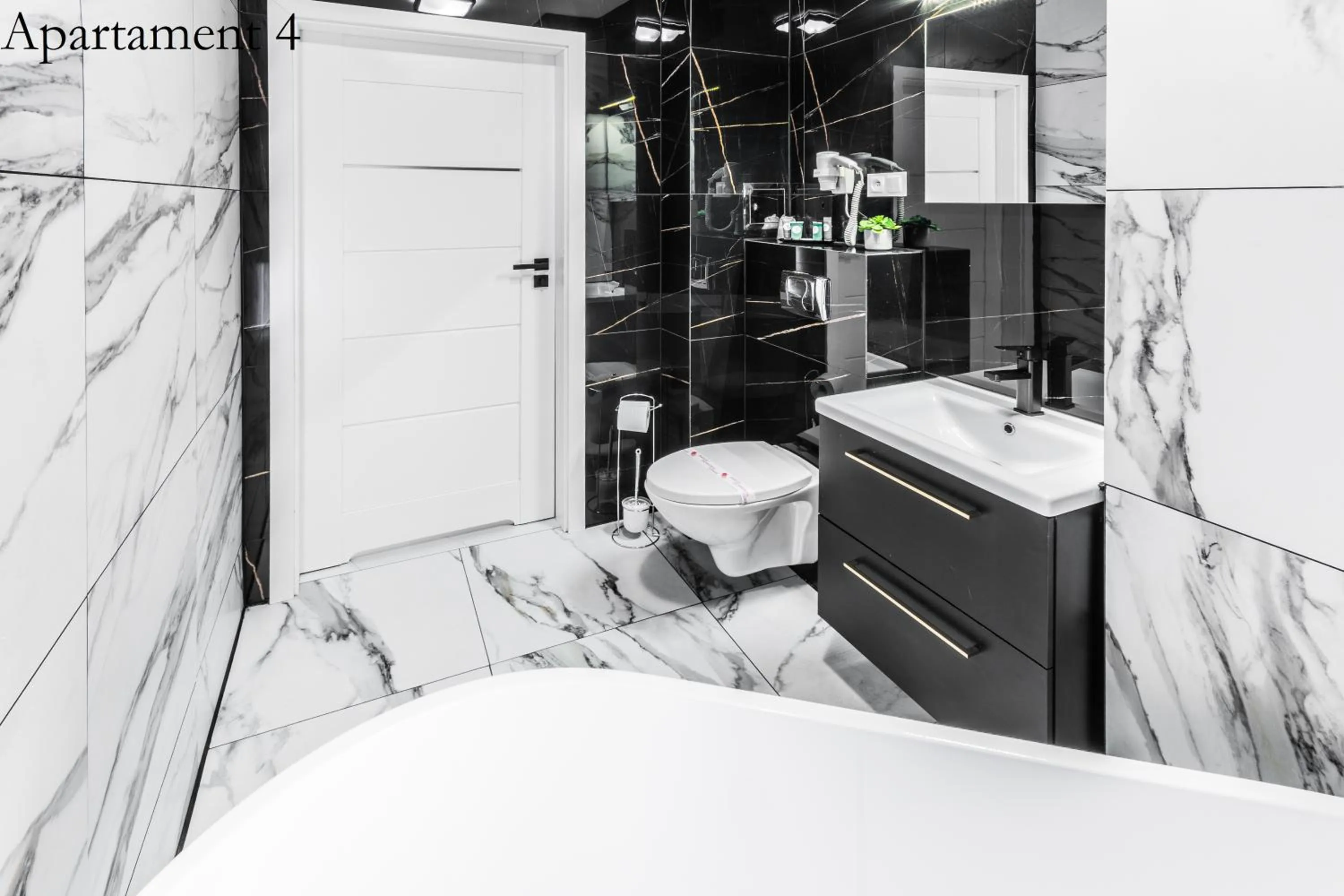 Toilet, Bed in Apartamenty Katowice by Lantier - Swimming Pool Zone