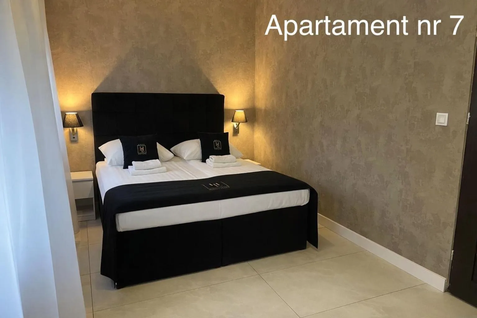 Bed in Apartamenty Katowice by Lantier - Swimming Pool Zone