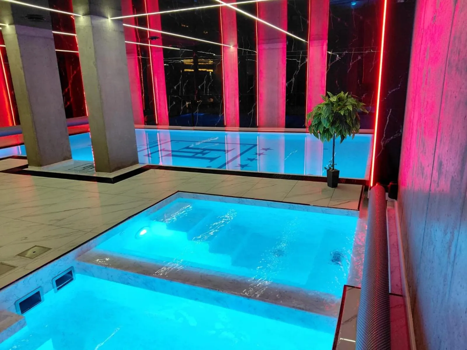 Apartamenty Katowice by Lantier - Swimming Pool Zone