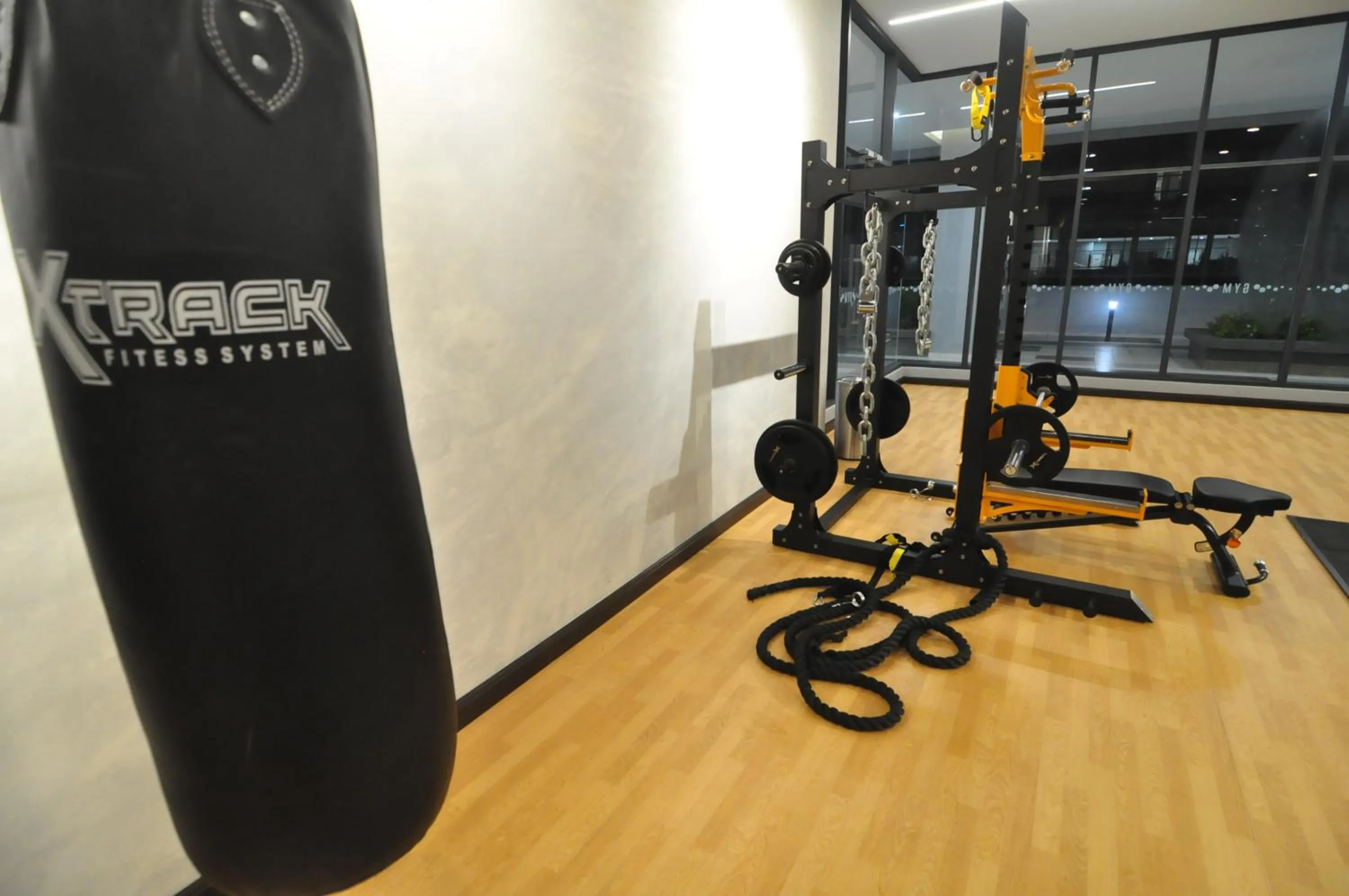 Fitness centre/facilities in Kenwingston Square Garden By IdealHub