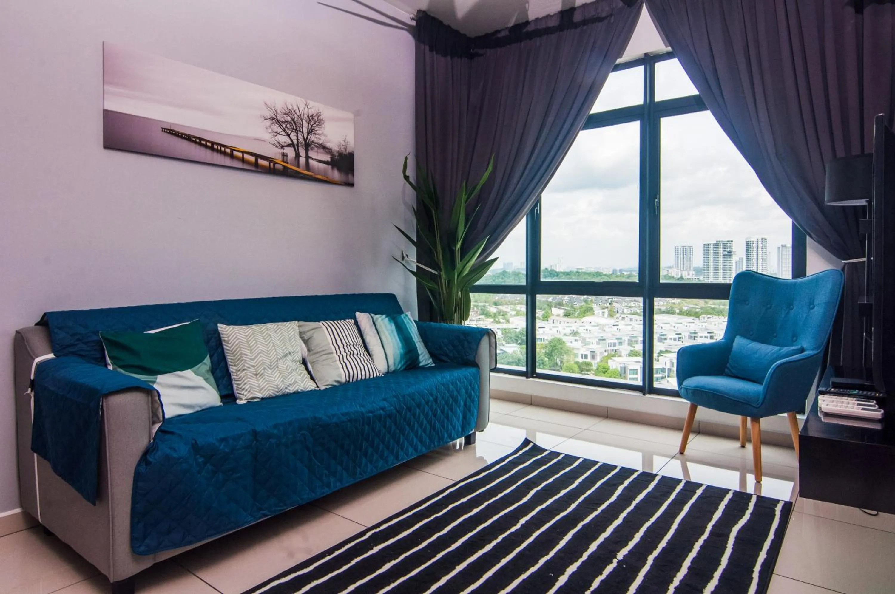 Kenwingston Square Garden By IdealHub