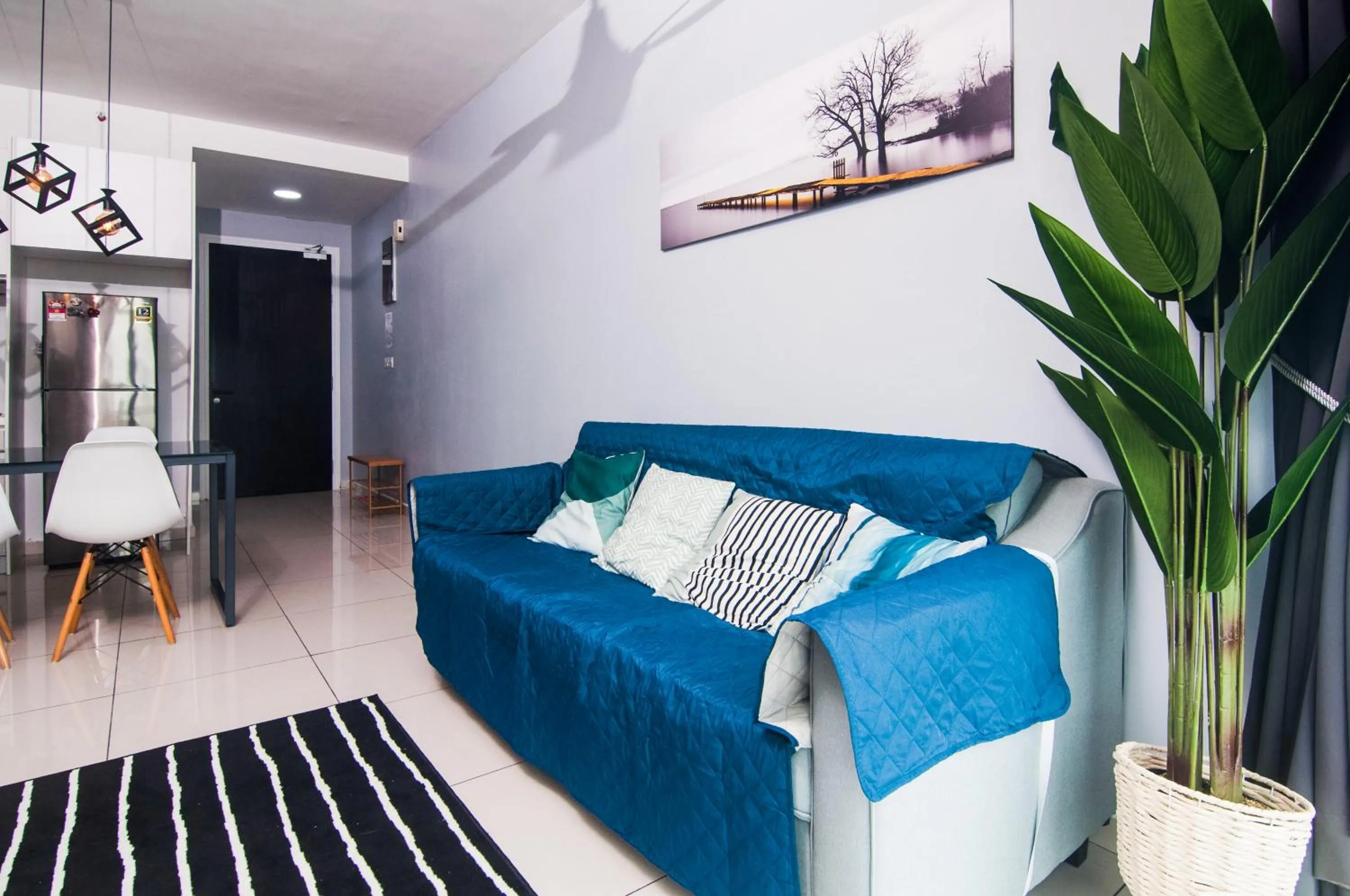 Kenwingston Square Garden By IdealHub