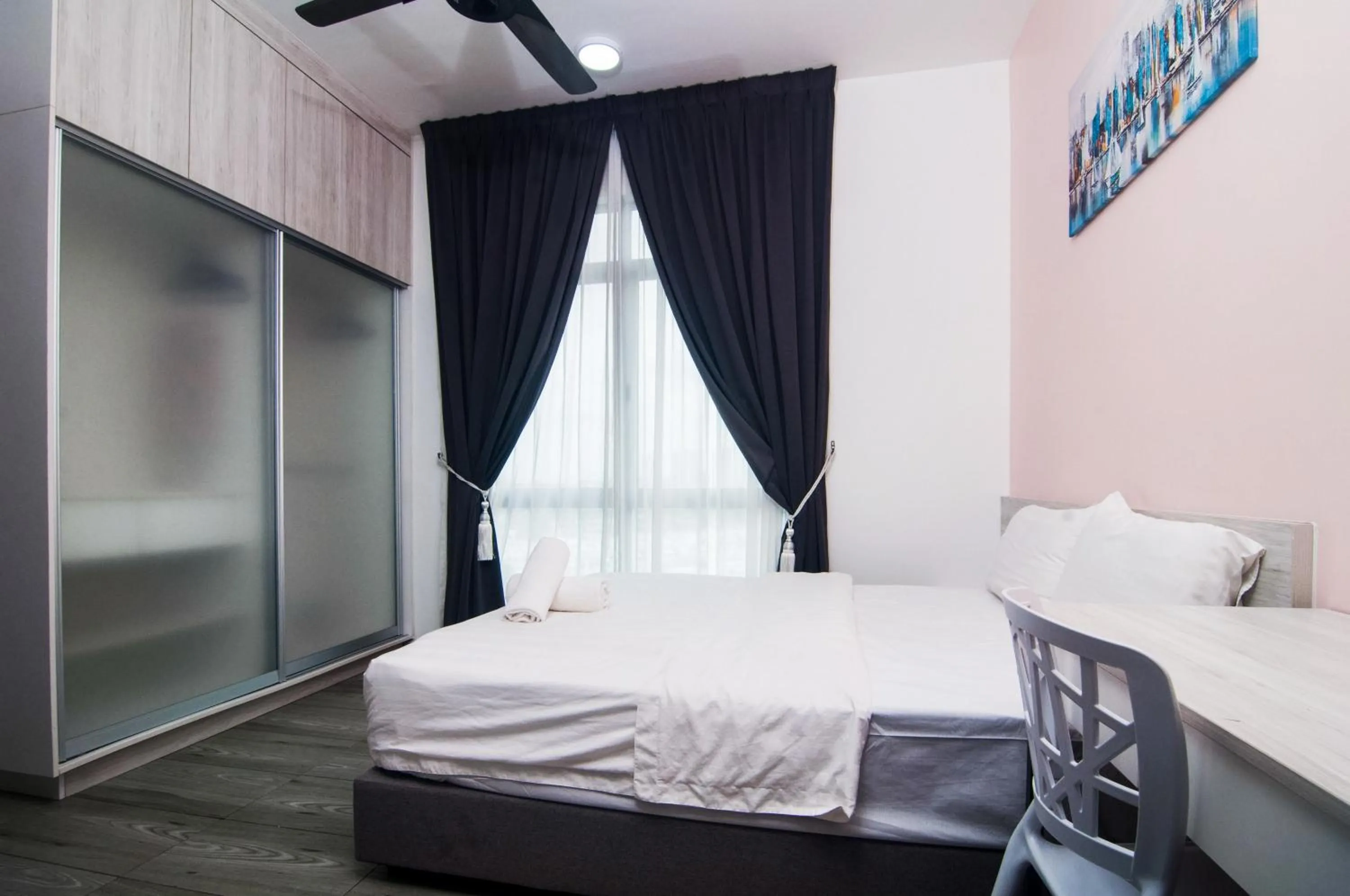 Bed in Kenwingston Square Garden By IdealHub